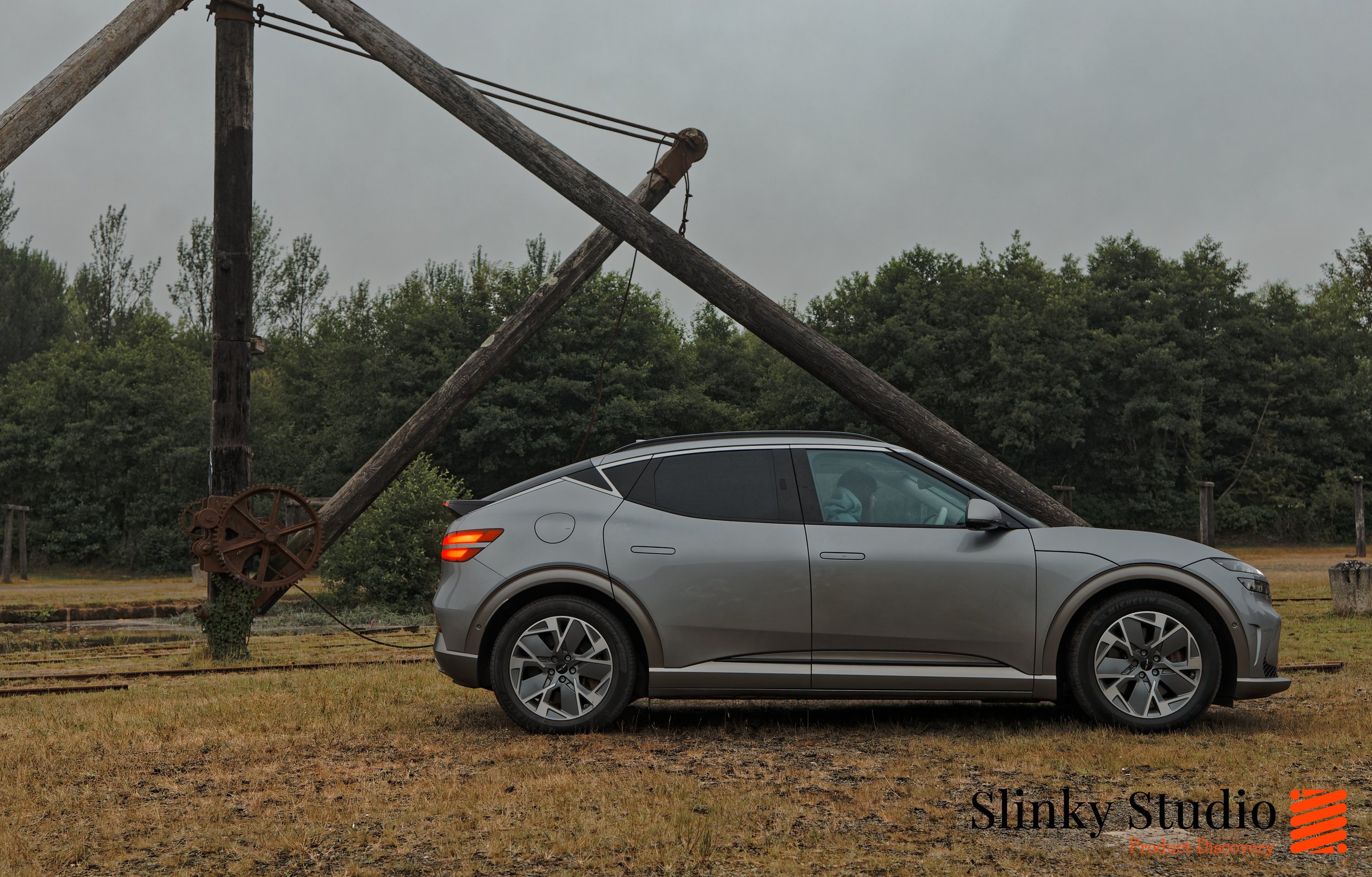 Genesis GV60 Side Profile.jpg