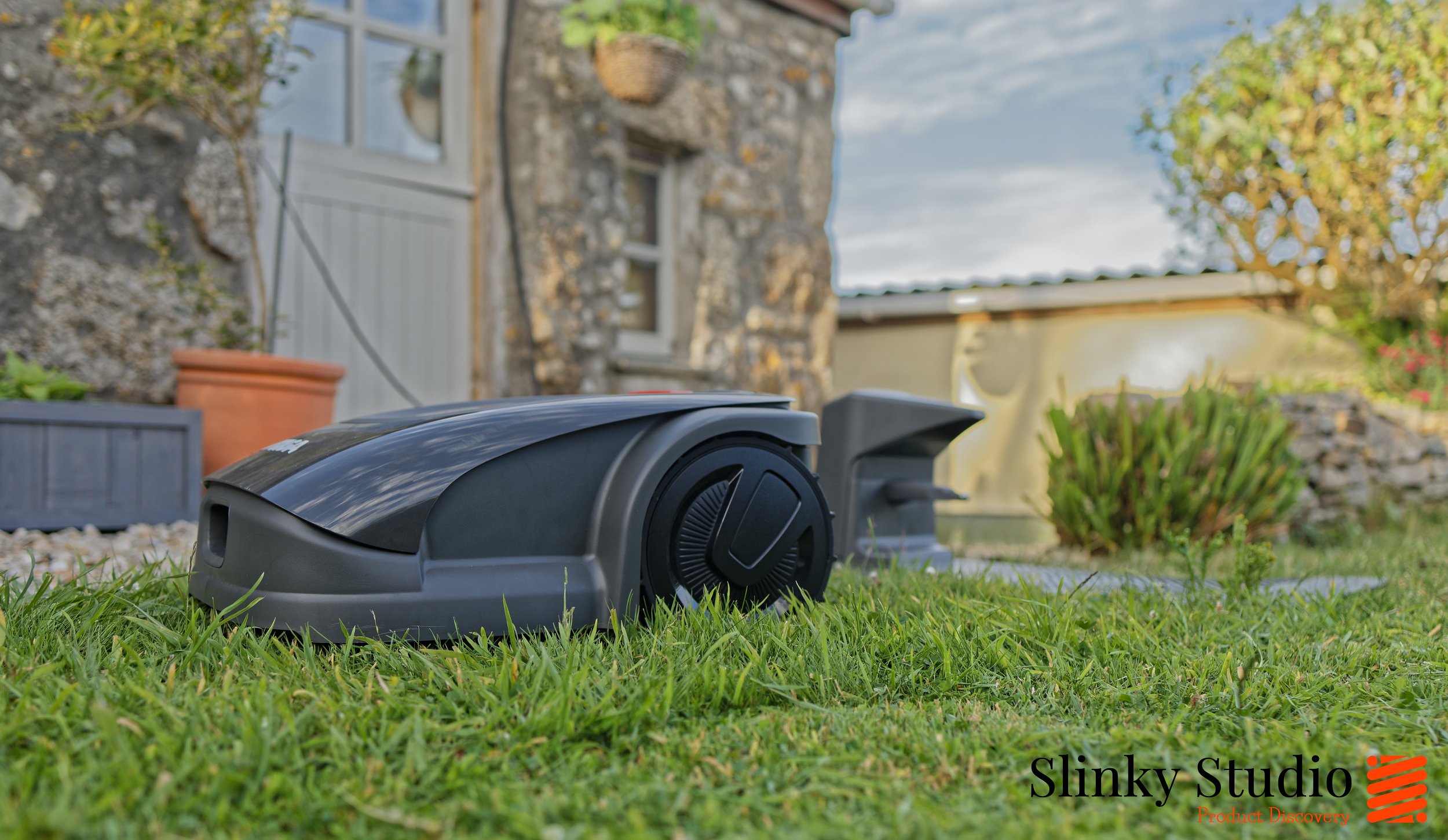 Stiga A4 Robot Lawnmower Side View.jpg