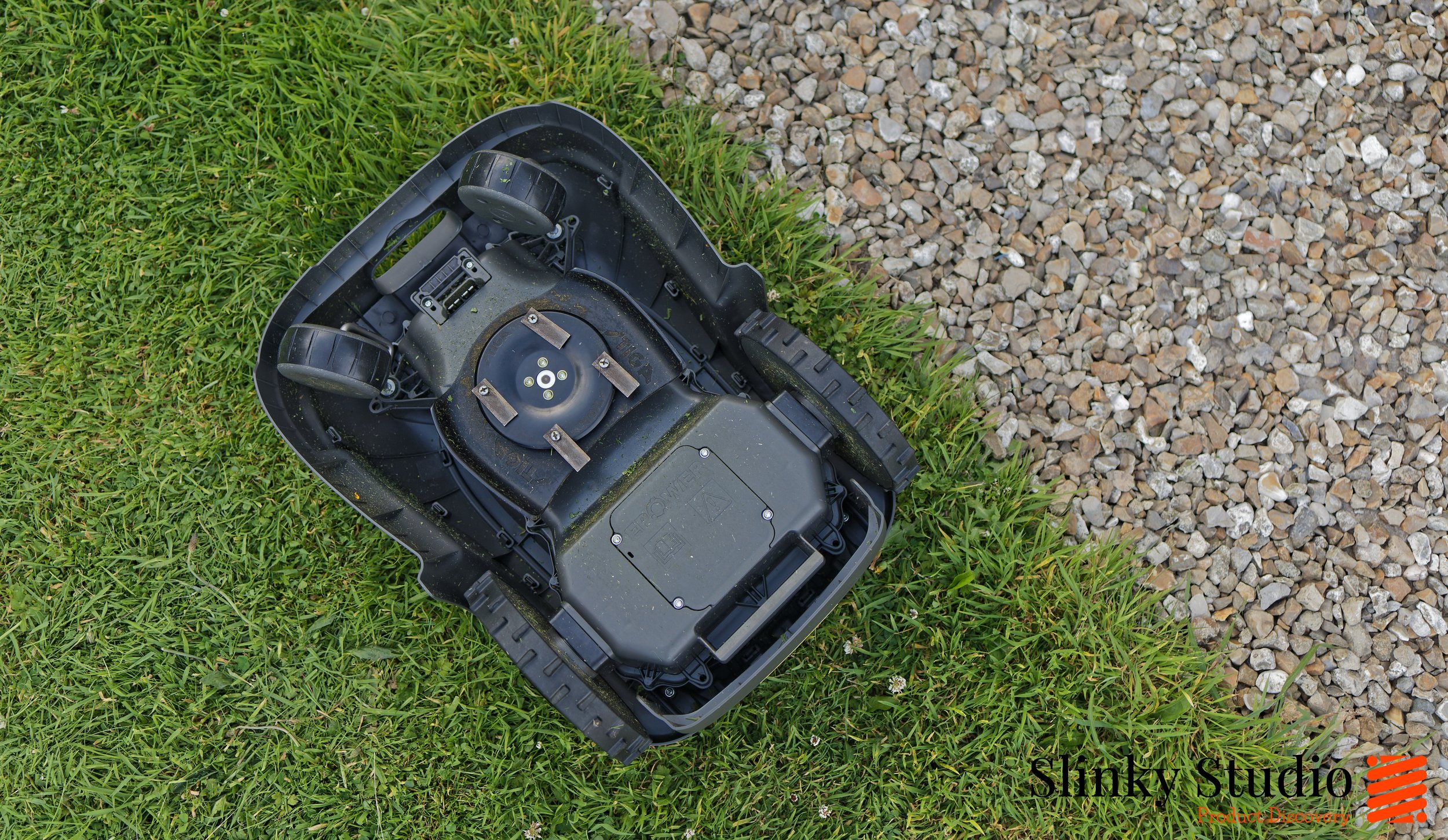 Stiga A4 Robot Lawnmower Blade Design.jpg