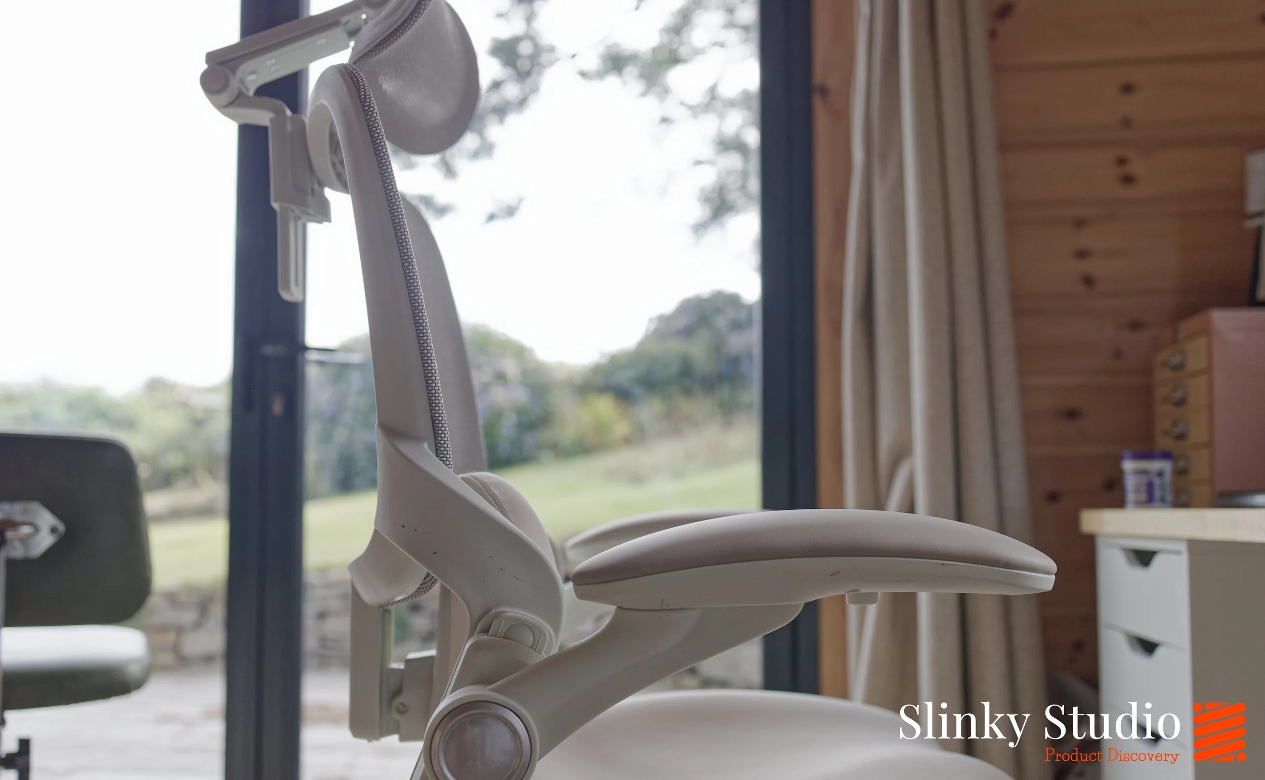MUSSO E80 Office Chair Side View.jpg