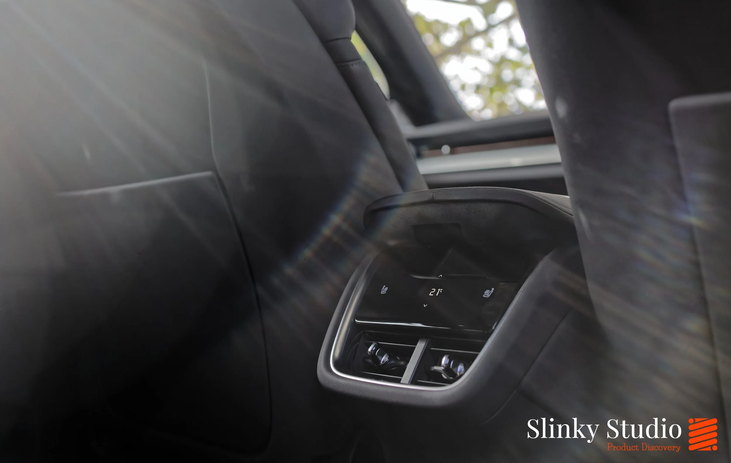 Polestar 3 Rear Seat Passenger Climate Controls.jpg