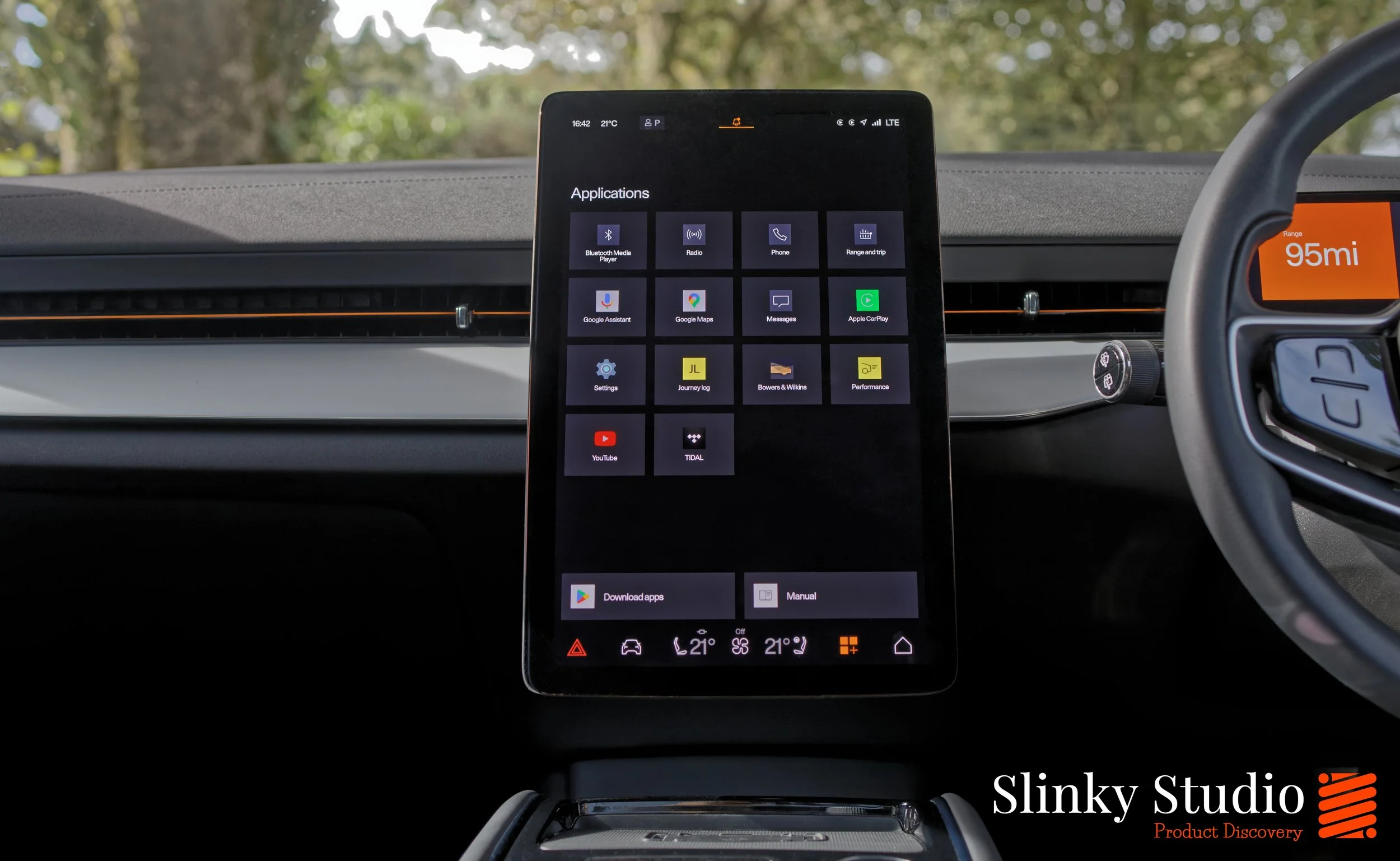 Polestar 3 Infotainment System Touschscreen .jpg