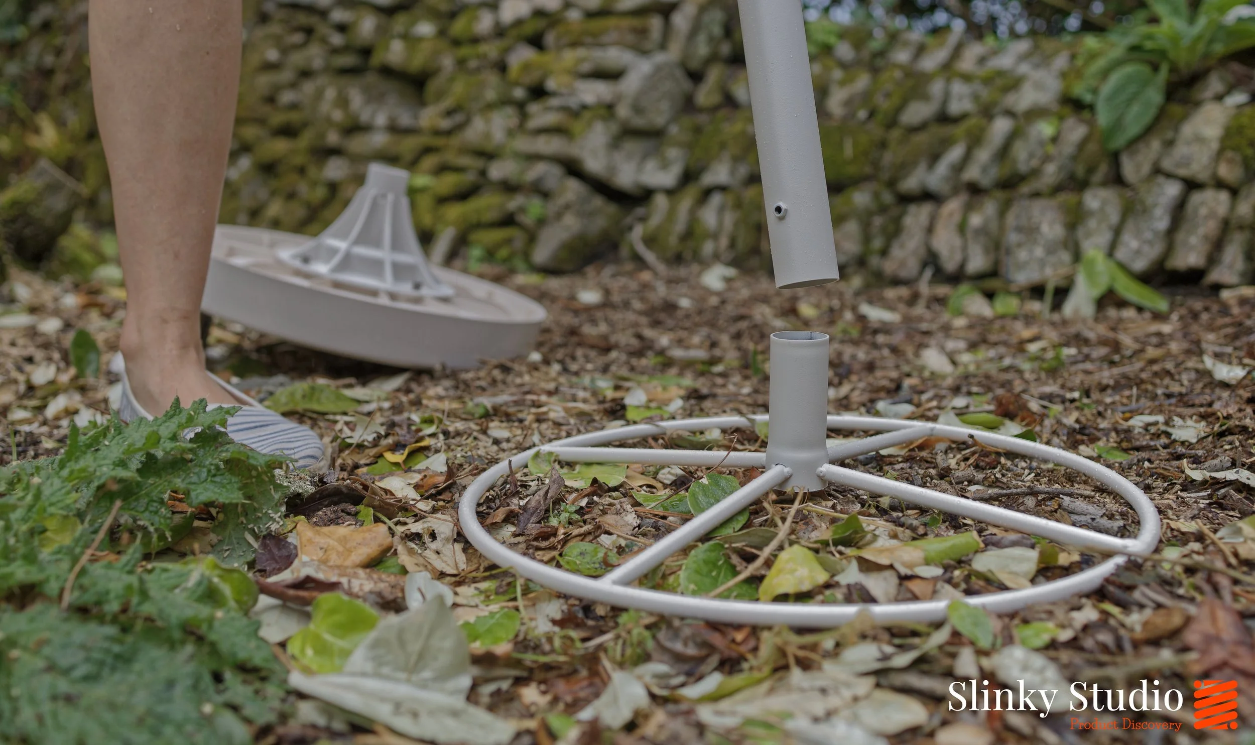 Birdfy Bath Pro Smart Birdbath Installing Pedestal onto base .jpg