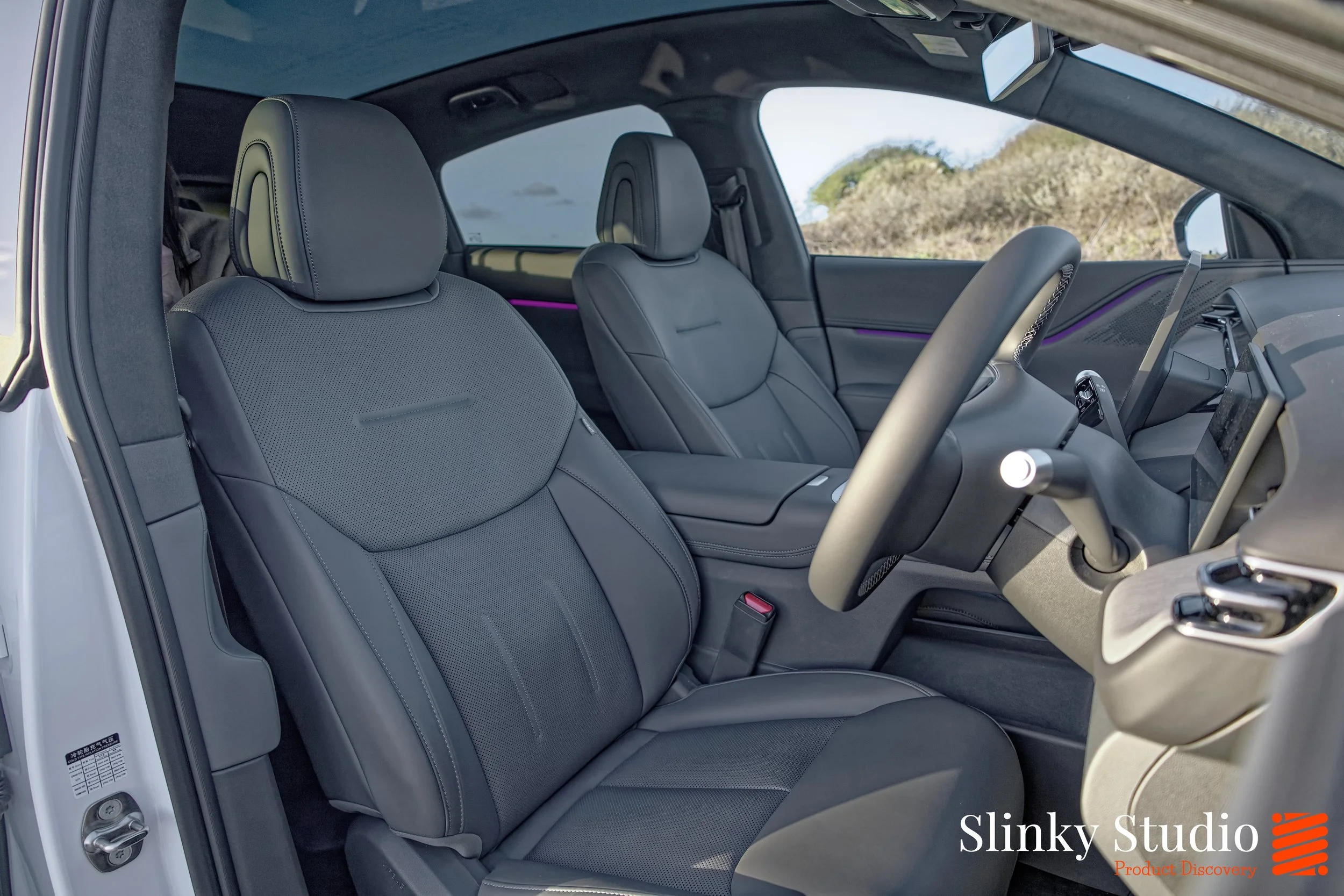 XPENG G6 Front Seats Dark Grey Interior Cabin.jpg