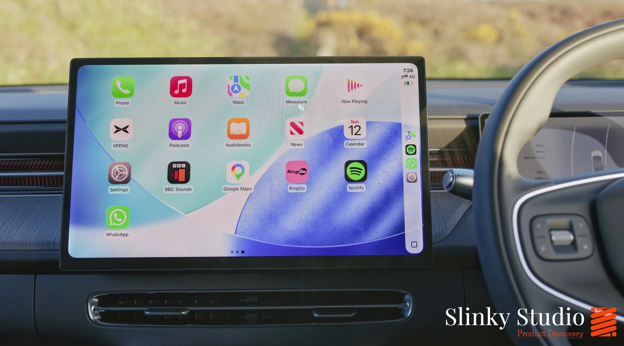 XPENG G6 Infotainment Centre Touchscreen Display Apple CarPlay.jpg