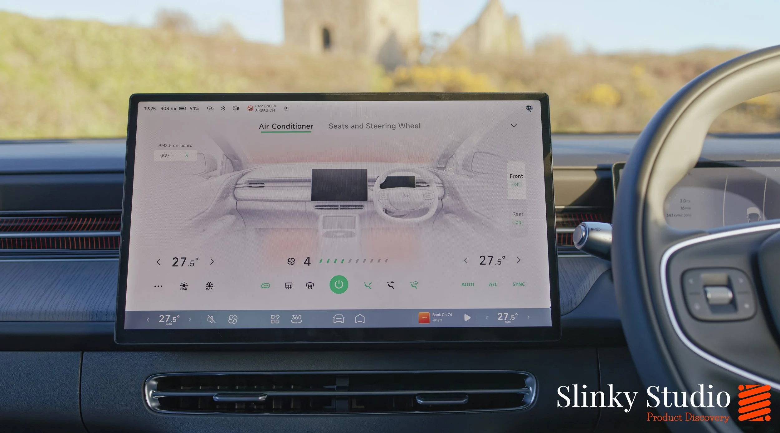 XPENG G6 Infotainment Centre Touchscreen Display Climate Controls.jpg
