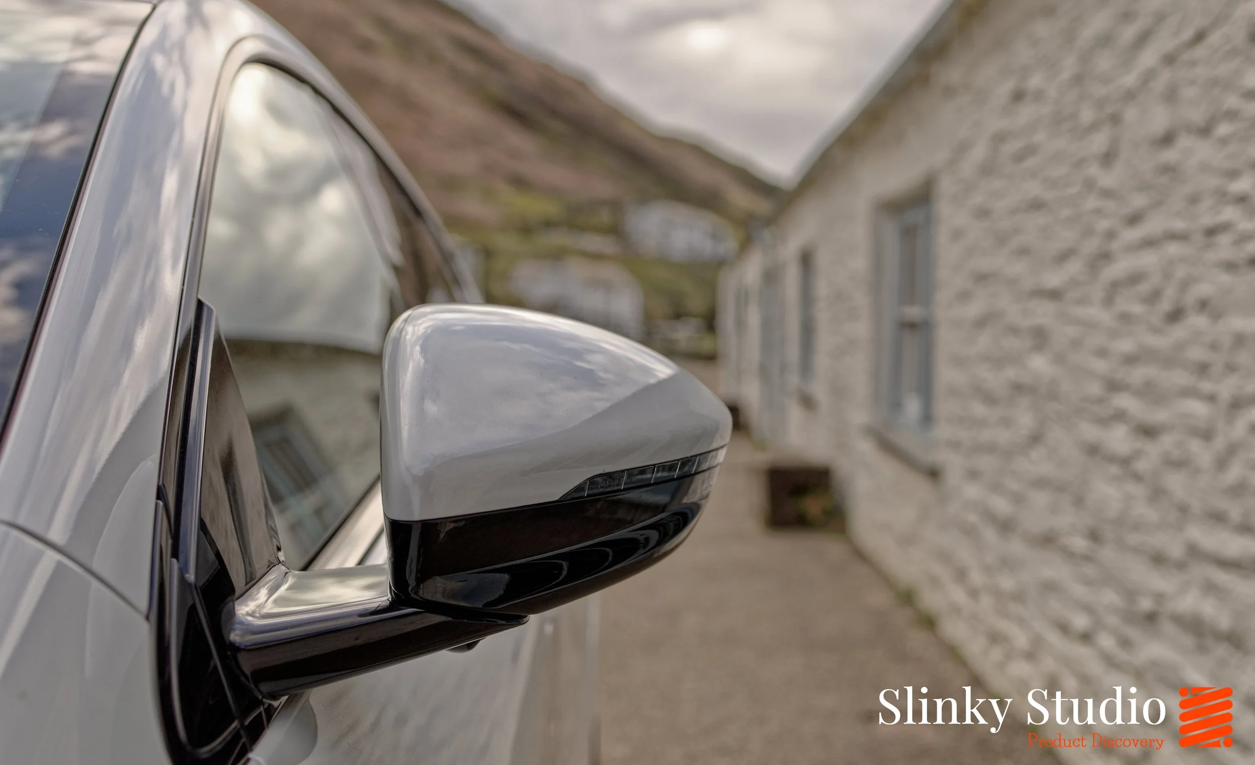 XPENG G6 Arctic White Wing Mirror.jpg