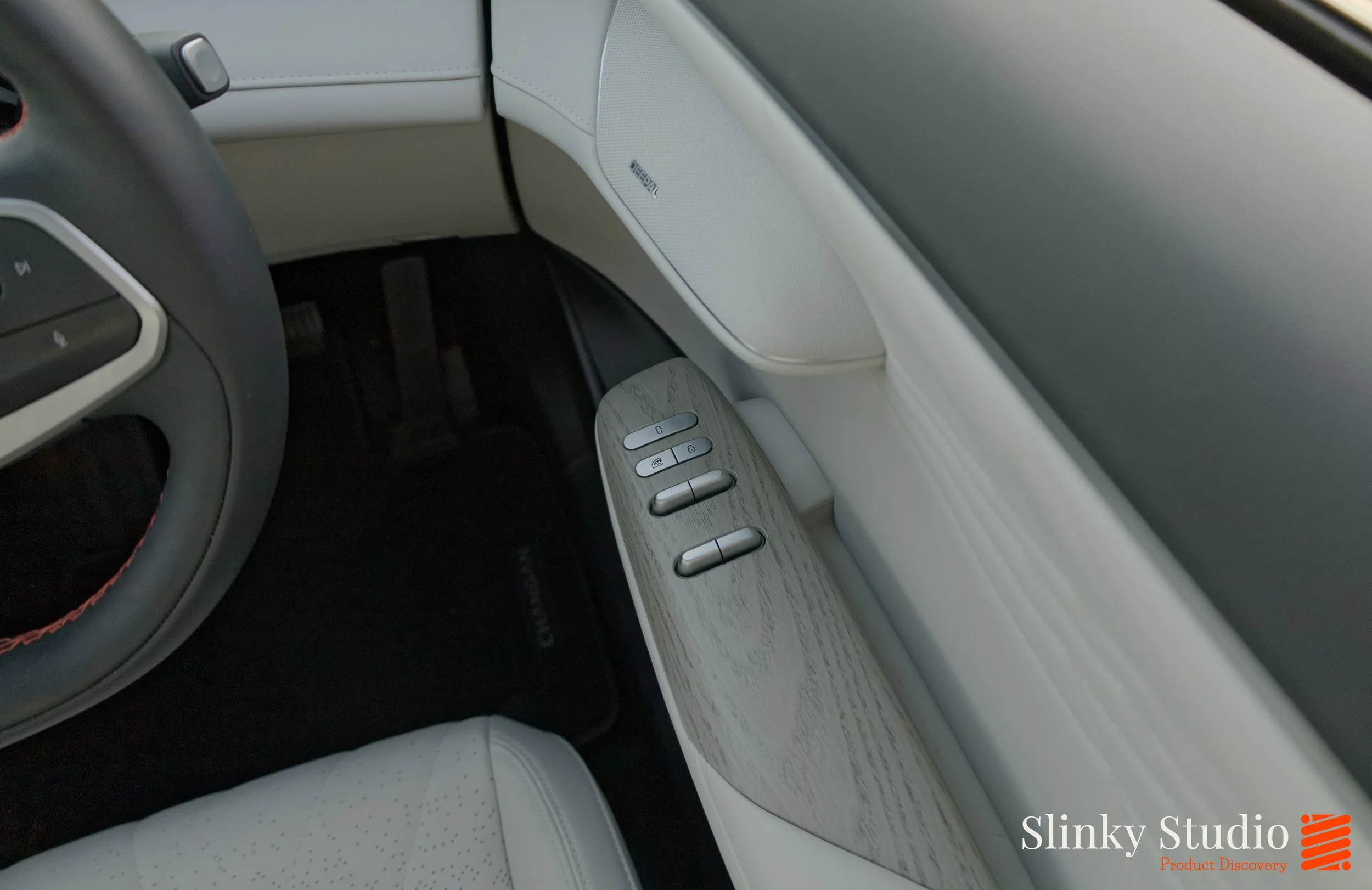 Changan Deepal S07 Light White Interior Door Switches.jpg