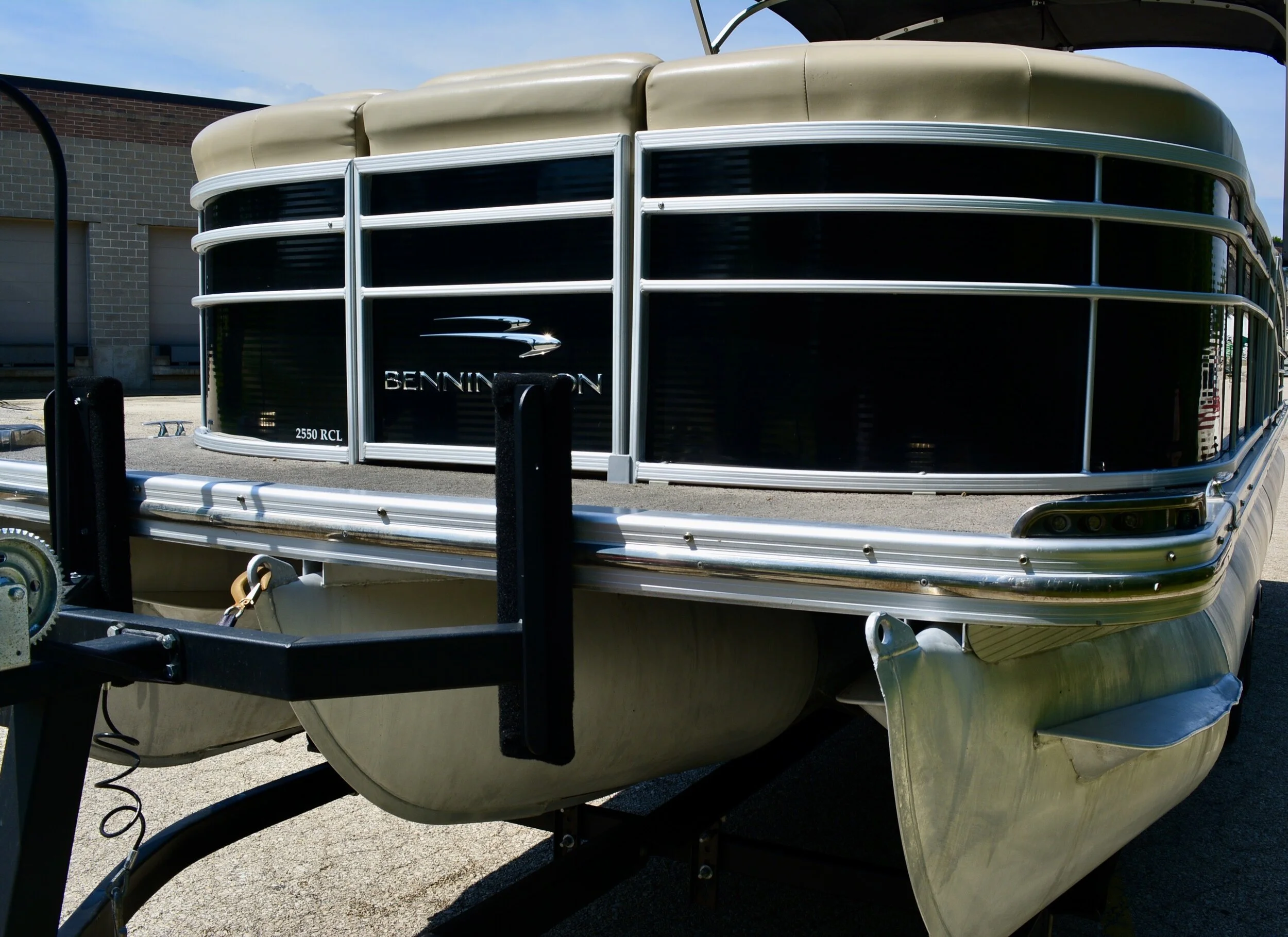 SOLD 2012 Bennington R25 w/ 300 HP Yamaha and trailer — Sun Sport