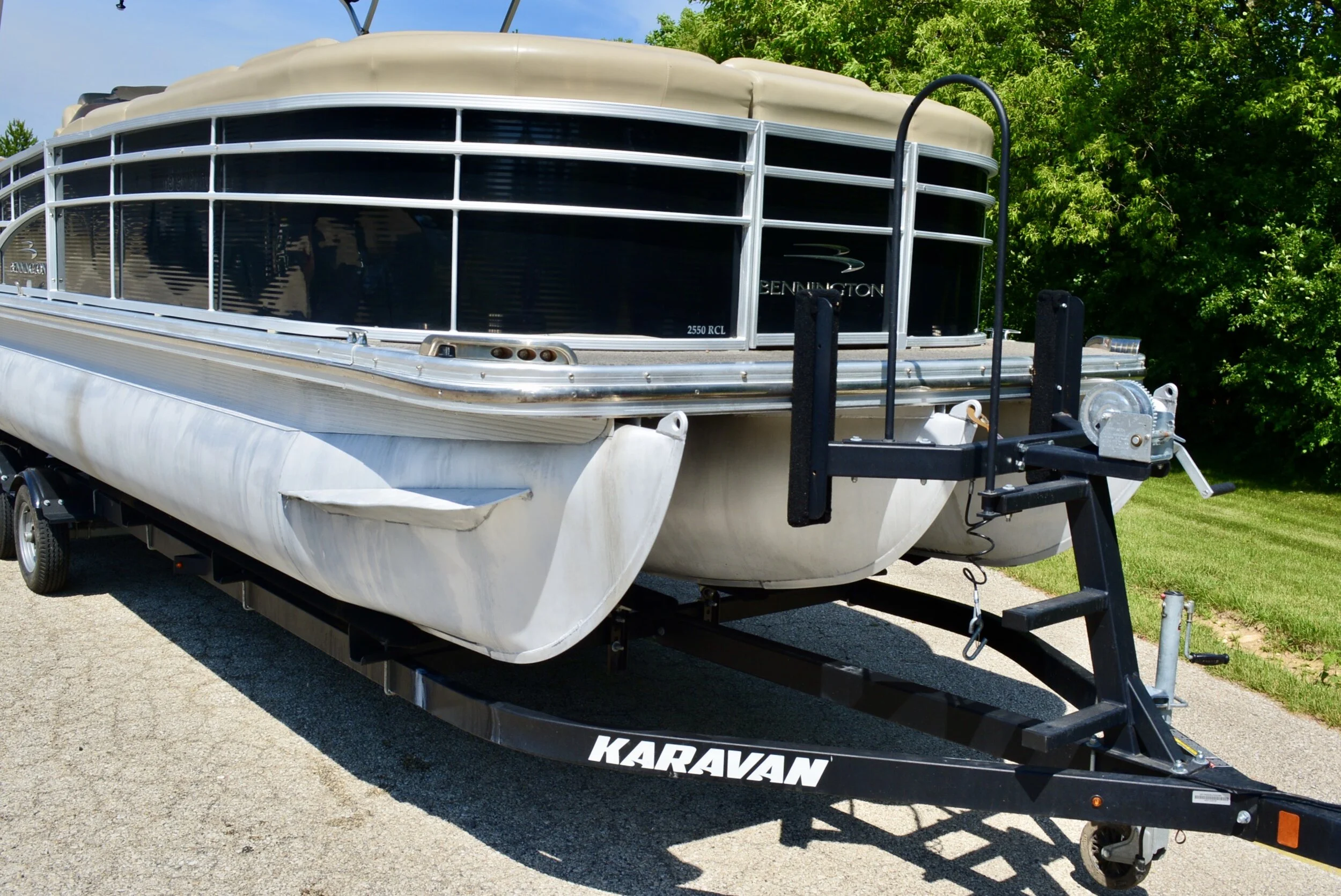 SOLD 2012 Bennington R25 w/ 300 HP Yamaha and trailer — Sun Sport