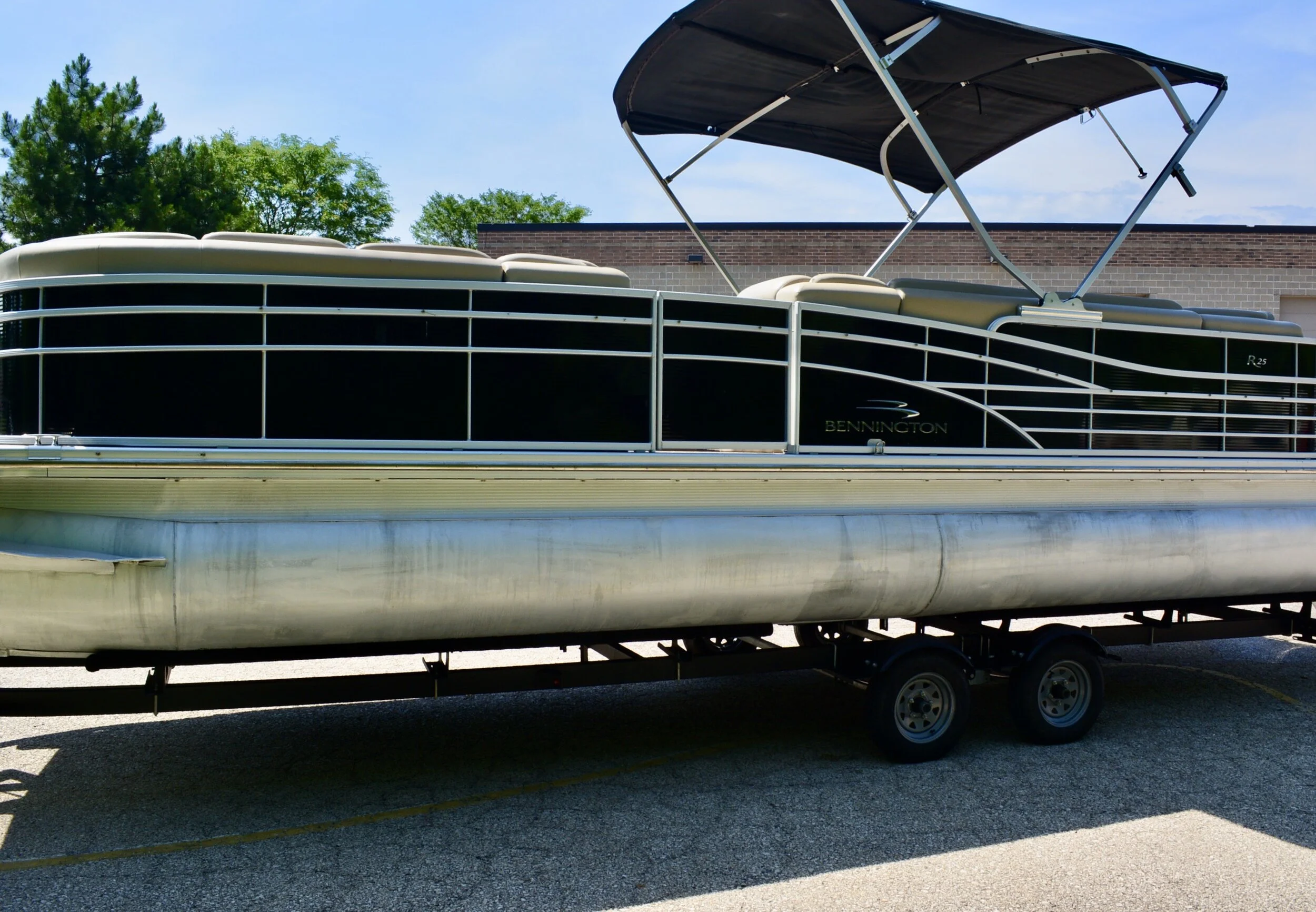 SOLD 2012 Bennington R25 w/ 300 HP Yamaha and trailer — Sun Sport
