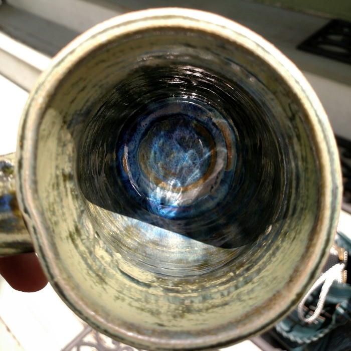 please to note, you can also see where I whacked the mug off kilter where I attached the handle. Oops.