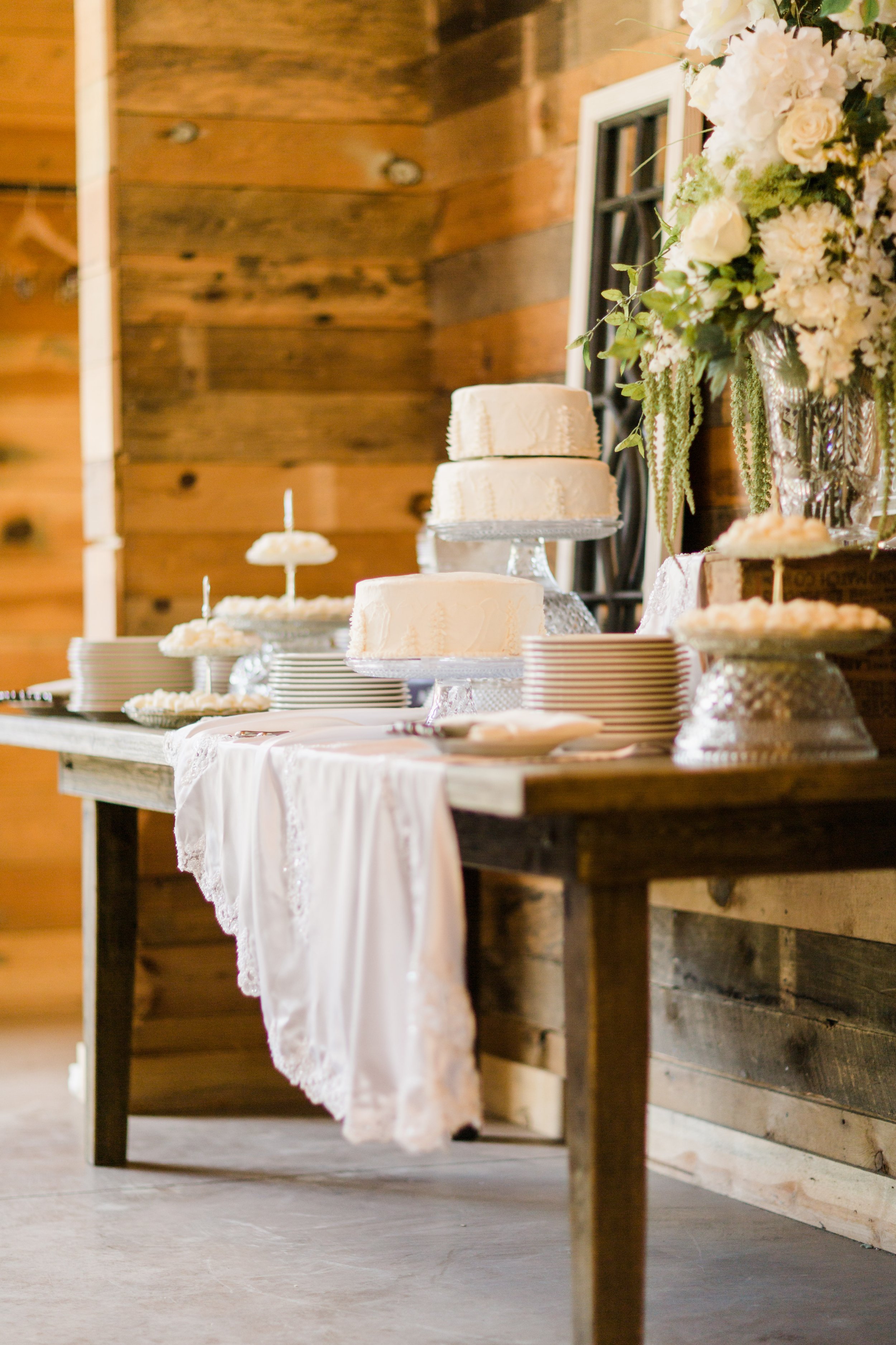 cake table at Custer state game lodge event barn (Copy)
