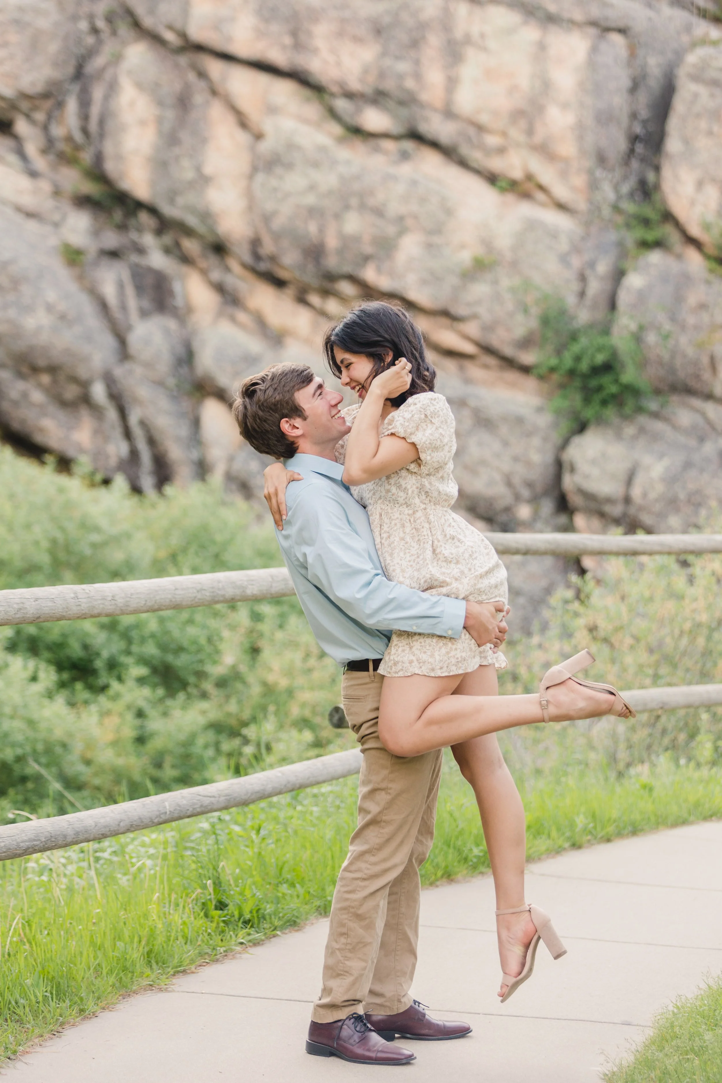 engagement photoshoot at horse thief lake