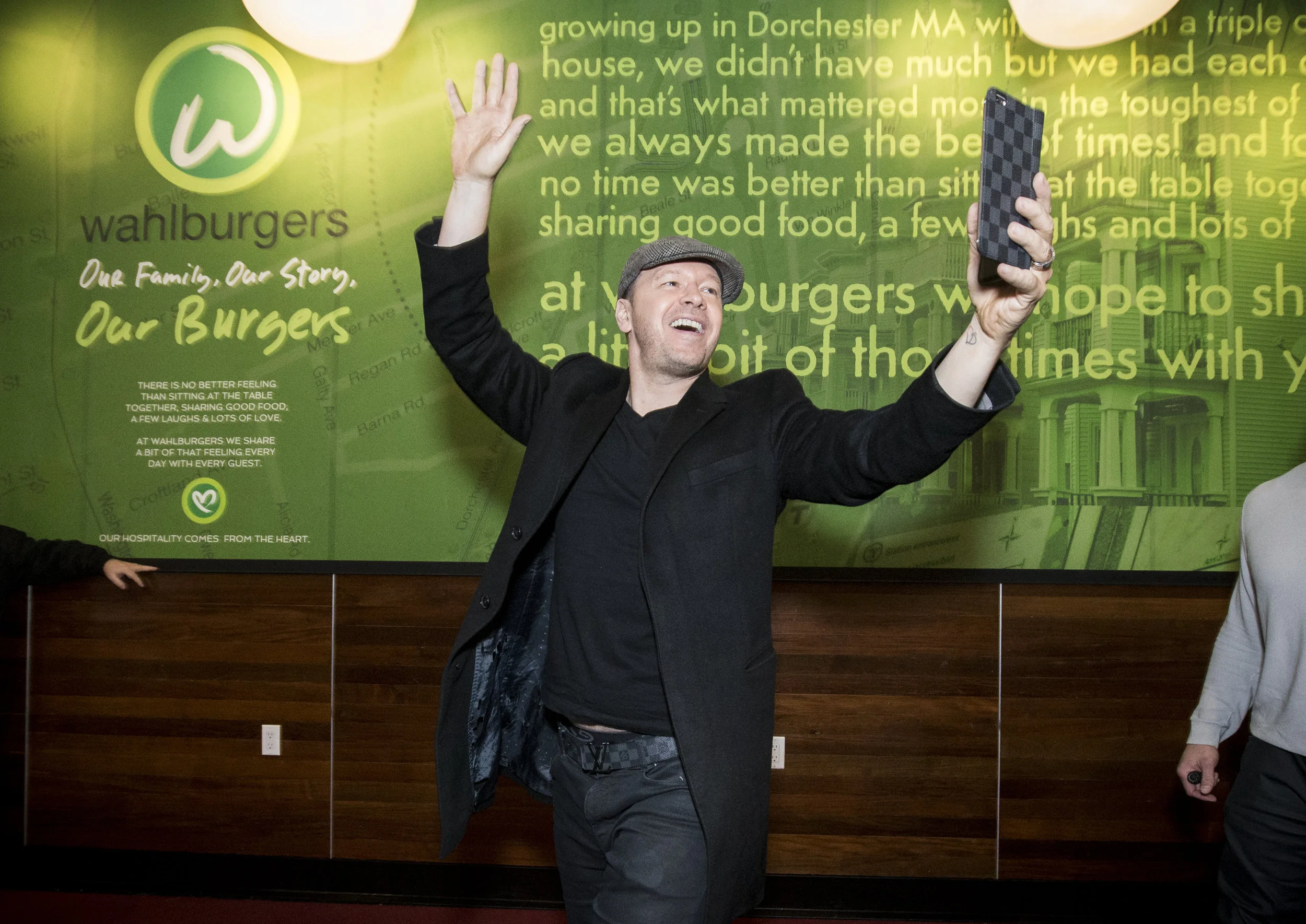 030916MF058_Wahlburgers_S5PremierParty_JO.JPG