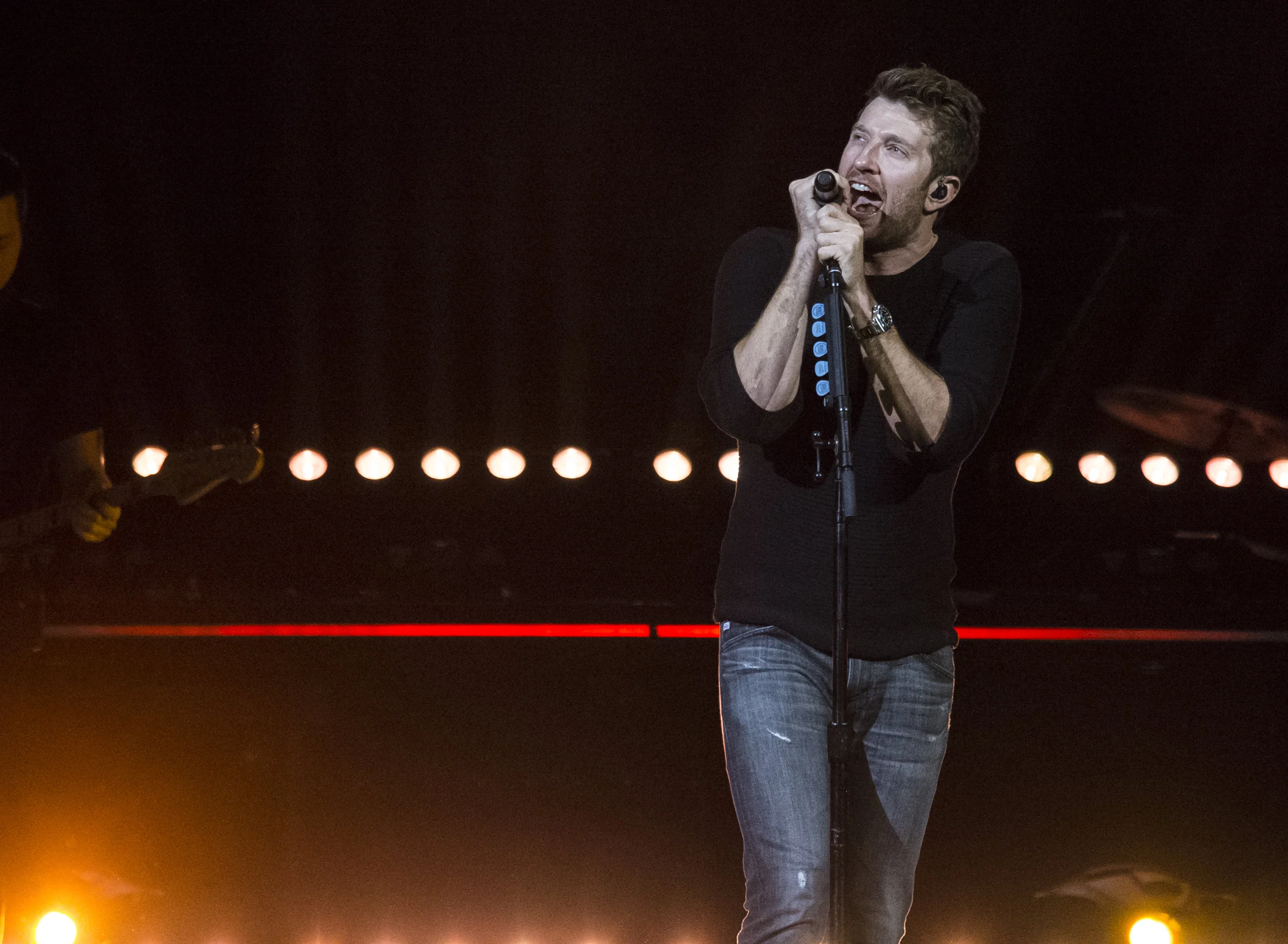 111916MF013_Brett_Eldredge.JPG