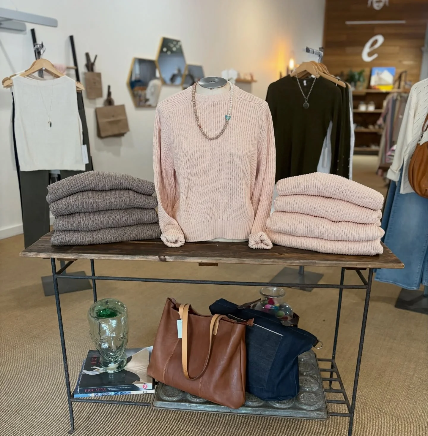 🎶 Easy like Sunday morning 🎶 #spring26 #sustainablefashion #boutiquestyle #shoppetaluma