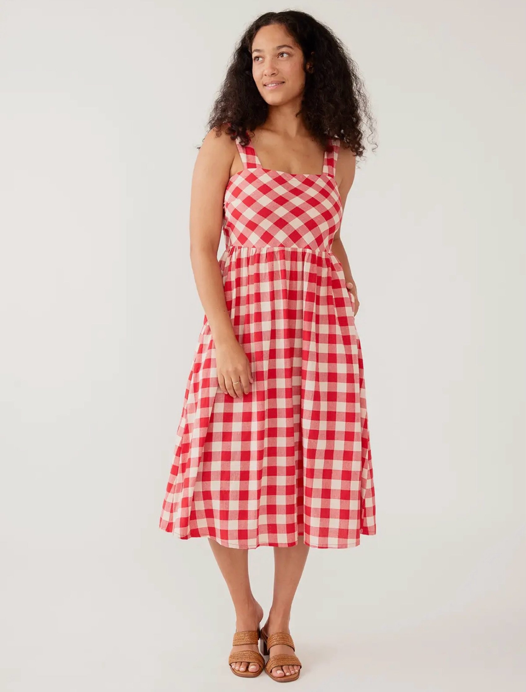 Saturday is for shopping 🛍️ 
100% mid weight cotton. 
Square neckline. 
Hidden pockets. 
Your new favorite summer dress. 
#summer26 #saturdayisforshopping #boutiquestyle #fairtradefashion #shoppetaluma