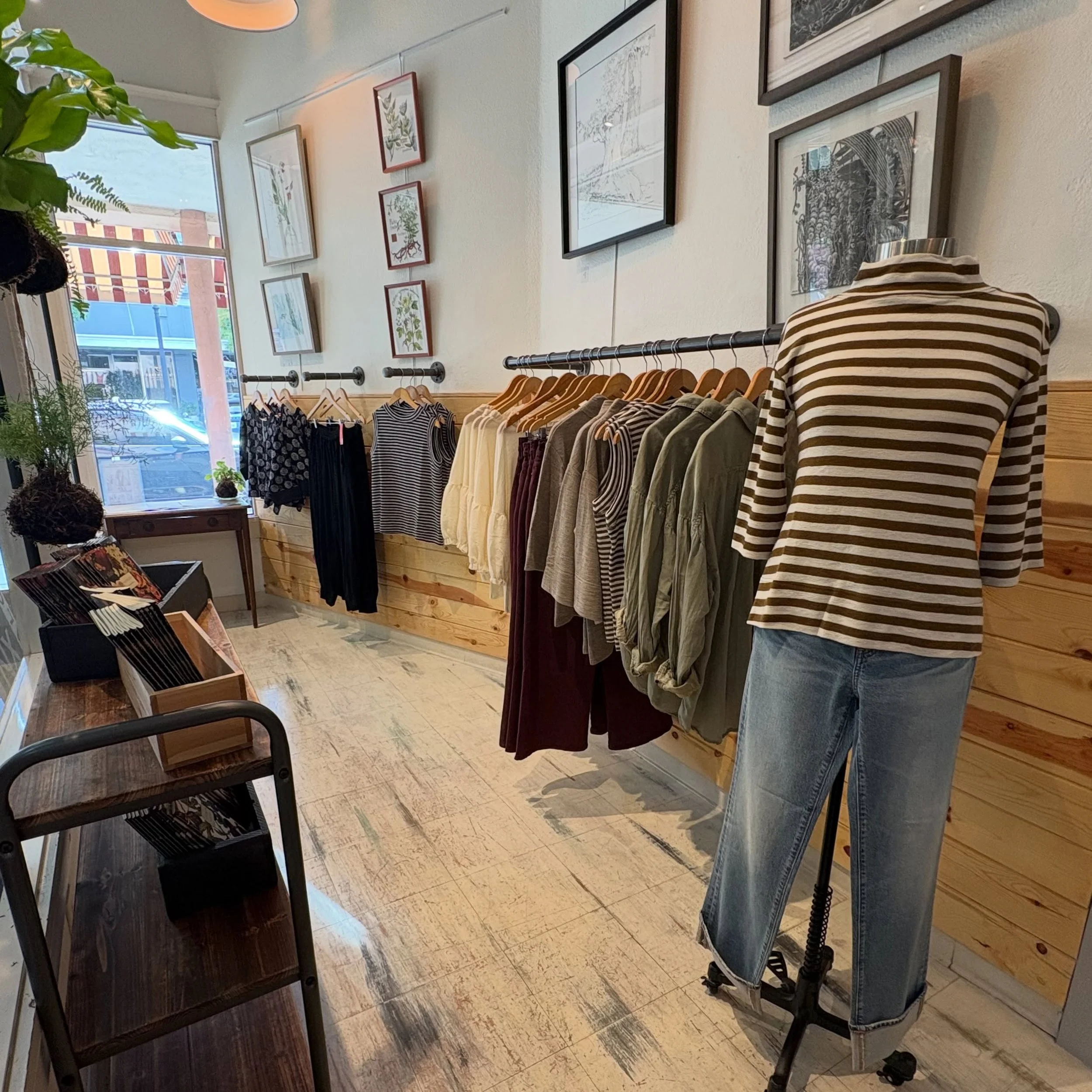 Scenes from a Saturday in the shop. 
I'm in love with Fall 🧡 
#fall26 #boutiquestyle #shoplocal #shoppetaluma #scenesfromaroundtheshop