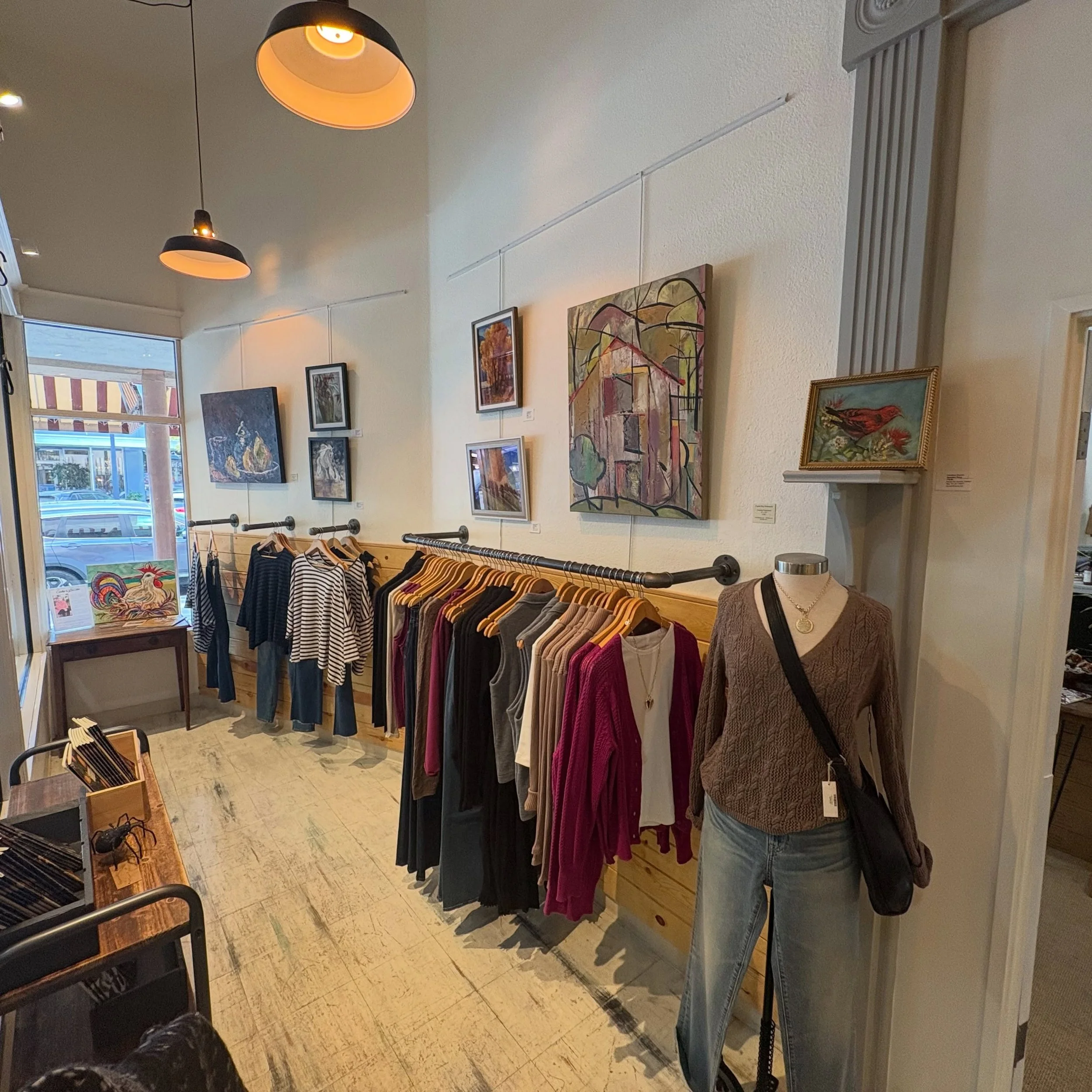 Scenes from a Friday at the shop 🍂
We have one returning artist-Christine Church, and she brought a friend, Carole Rae Watanabe! Come check out their beautiful art! #scenesfromaroundtheshop #fall26 #supportlocalartists #shoppetaluma #boutiquestyles