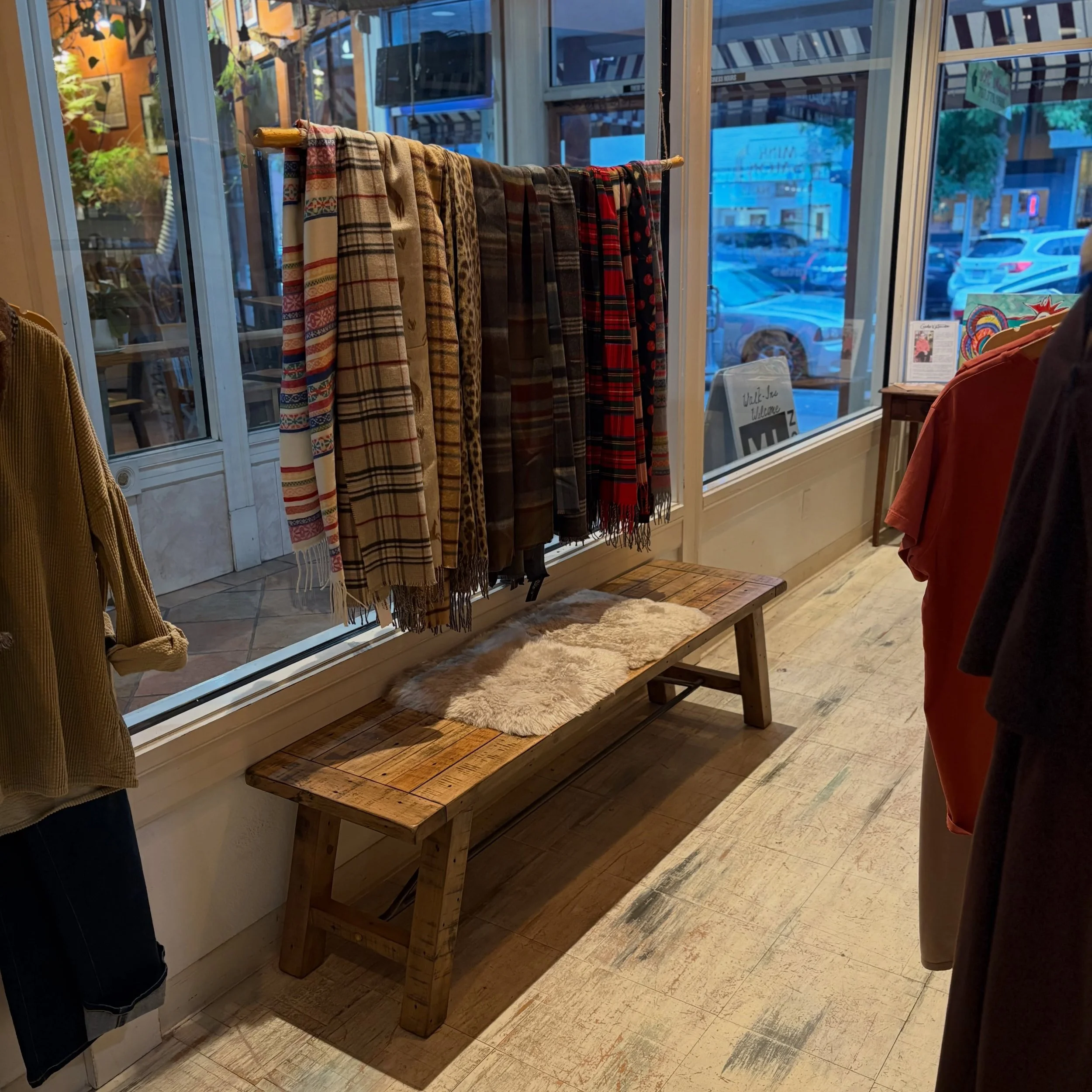 Scenes from around the shop 🧡 I'm changing things around a bit to make room for all the gifty items that are heading our way for the holidays! My mom and I will be in the shop and we always love seeing you! #scenesfromaroundtheshop #friday #giftidea