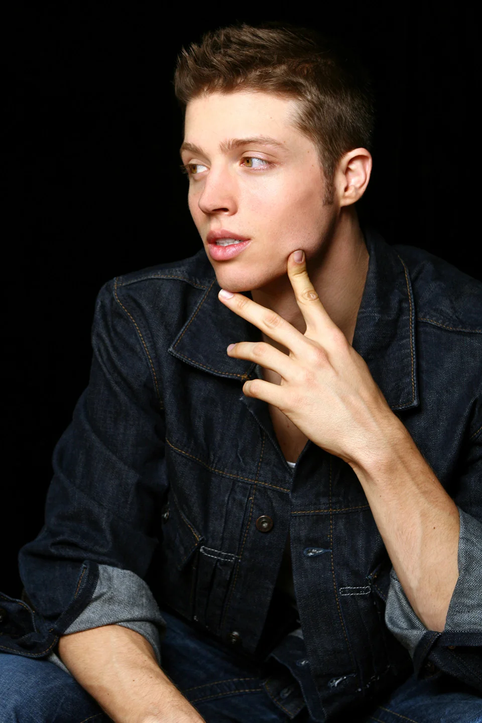 headshot-guy_like_6108.jpg