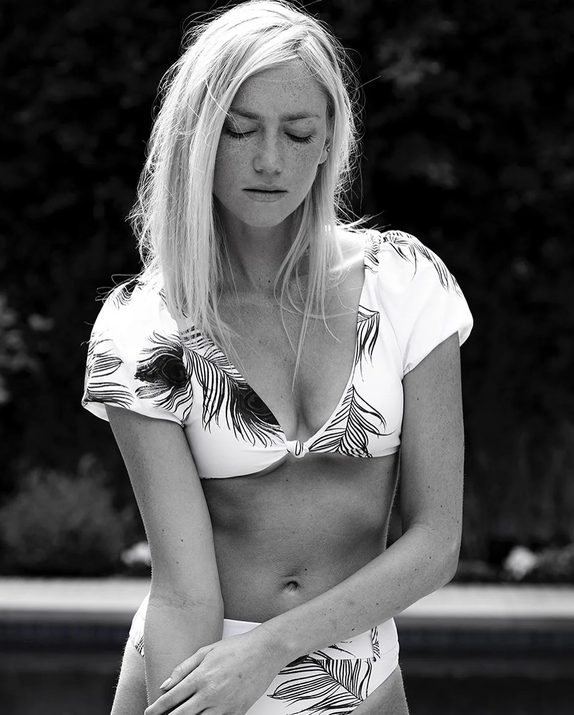 lara_hand_bw_swim.jpg