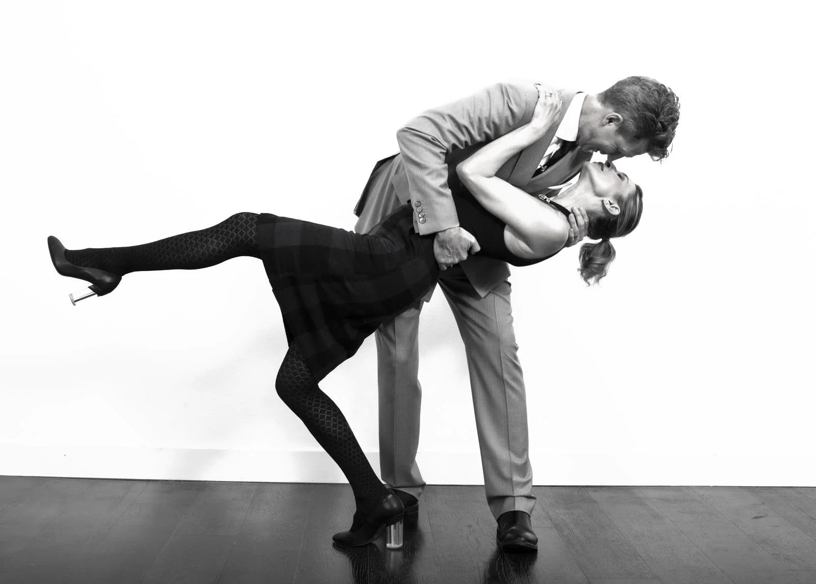 portrait_party-kiss.jpg