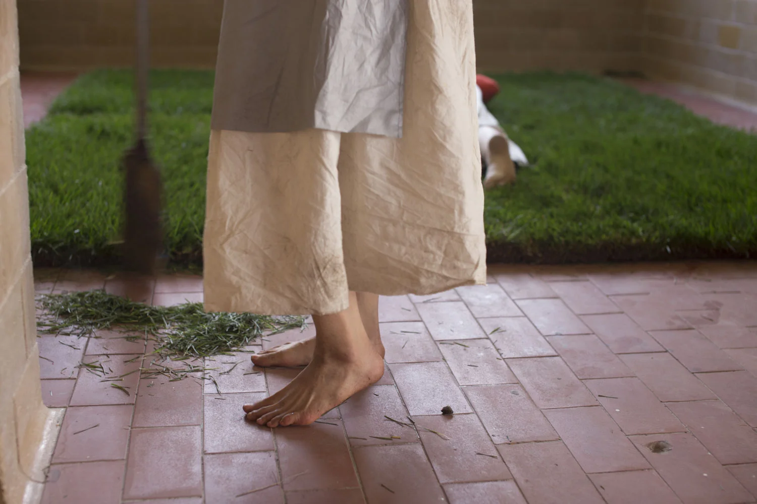 Barefoot pacing