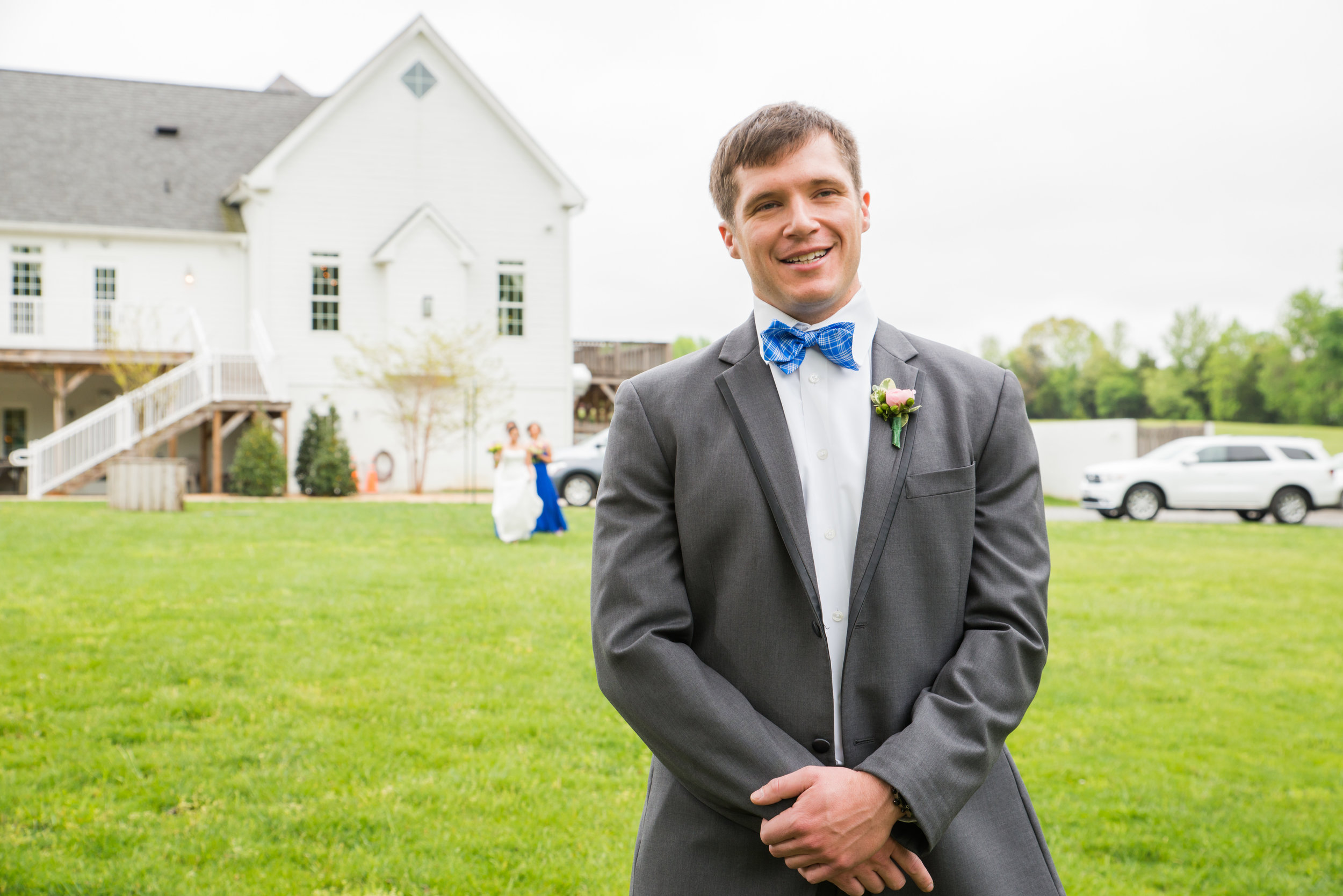  Wedding First Look Photos - Emotional Moments 