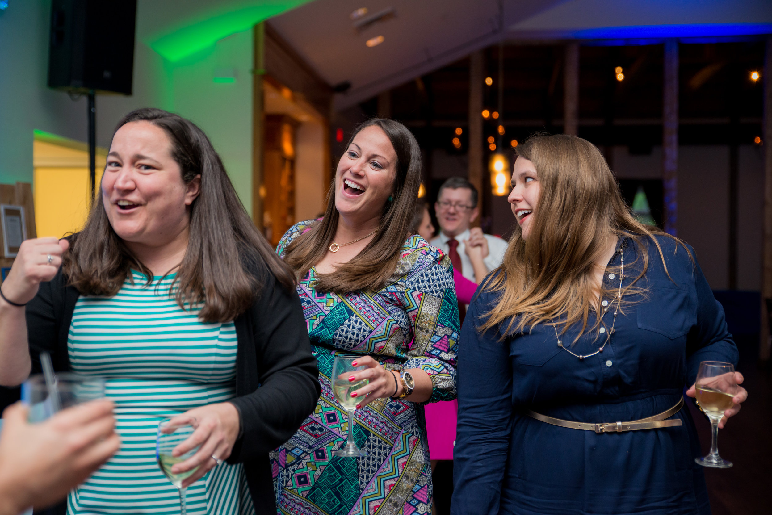  Wedding guests dance photos 