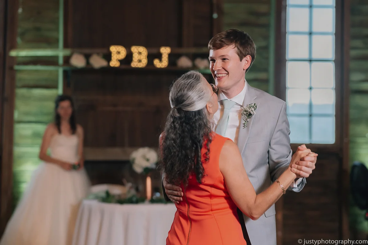 Historic Round Barn wedding photos - Mother and Son Dance