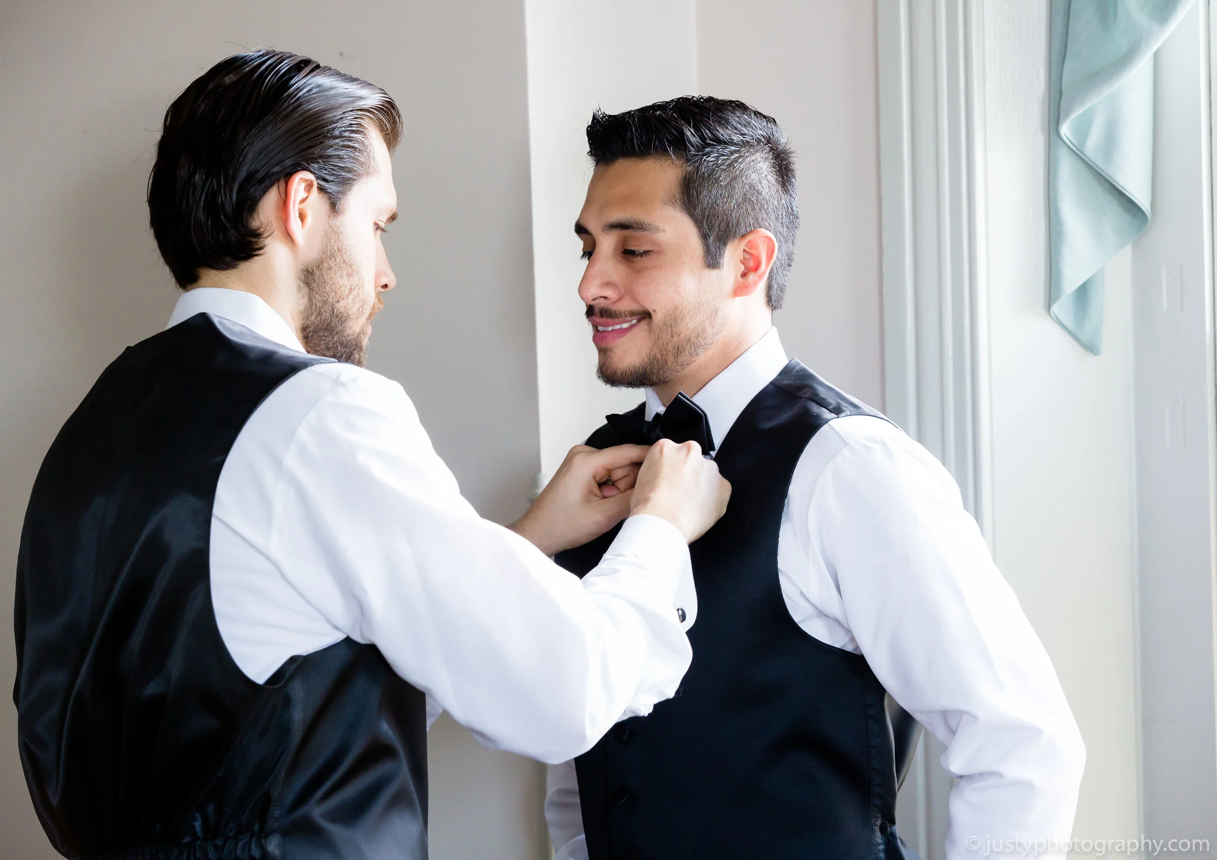 Ceresville Mansion Wedding Photos - Groom Getting Ready 30.jpg