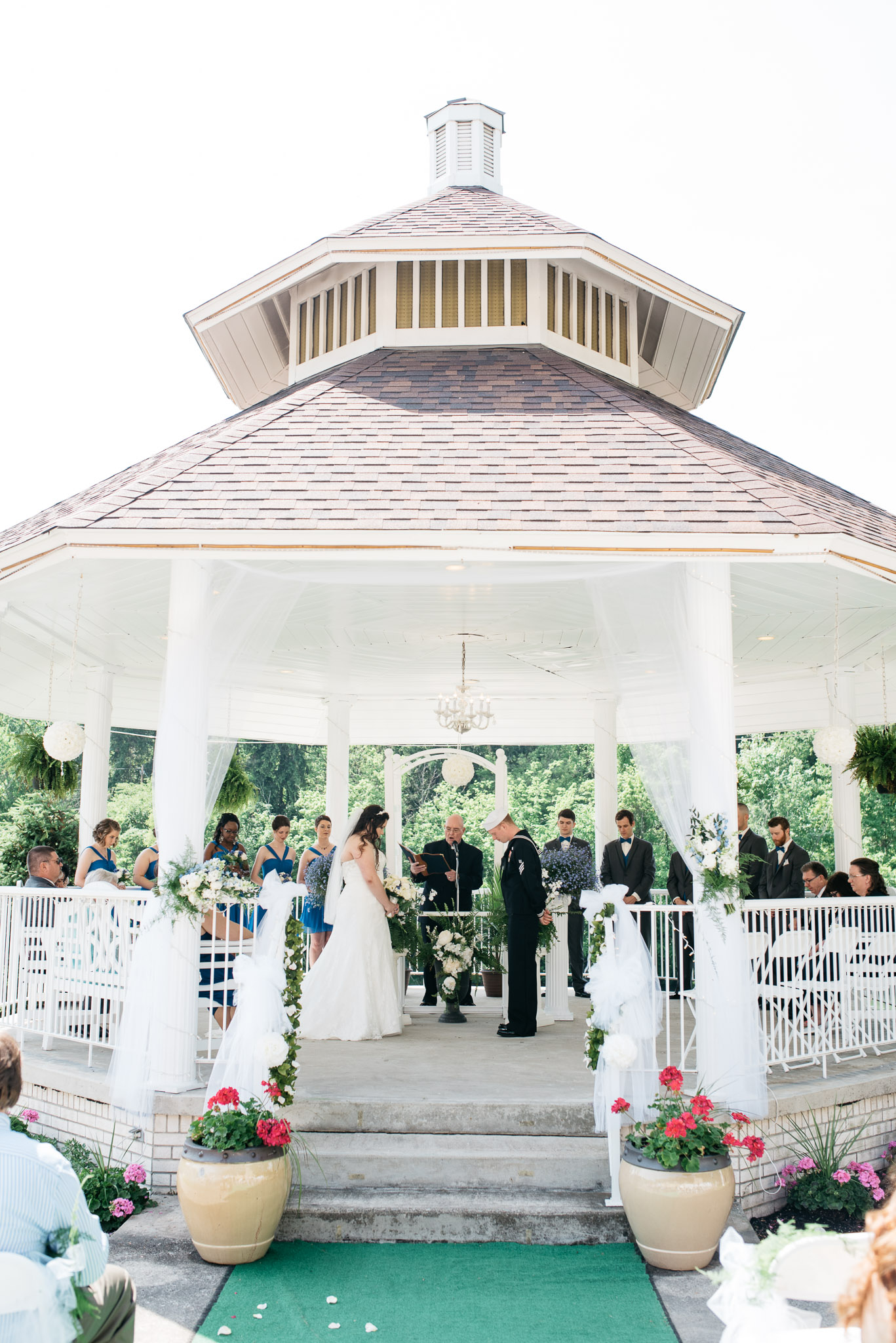 ferrantes lakeview wedding ceremony.jpg