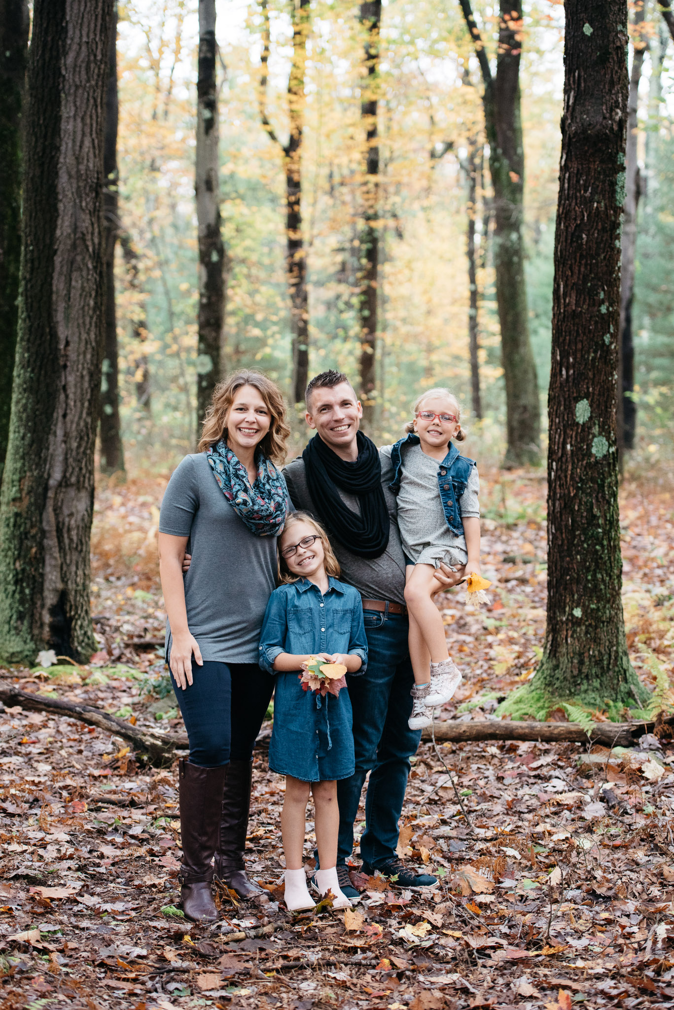 linn-run-photographer-family-fall-session.jpg