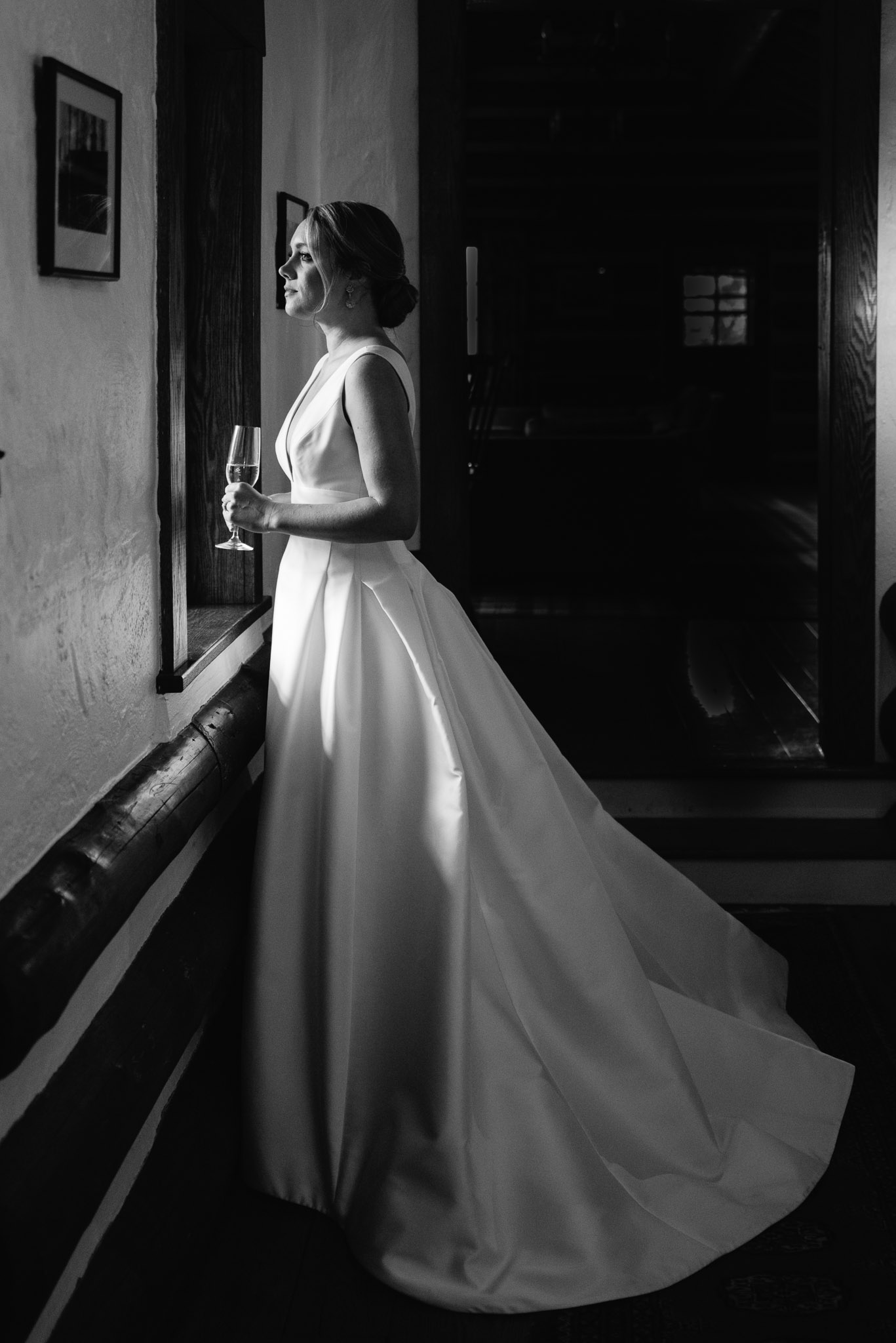 bride getting ready Pittsburgh Wedding Photography Mariah Fisher country club wedding-4.jpg