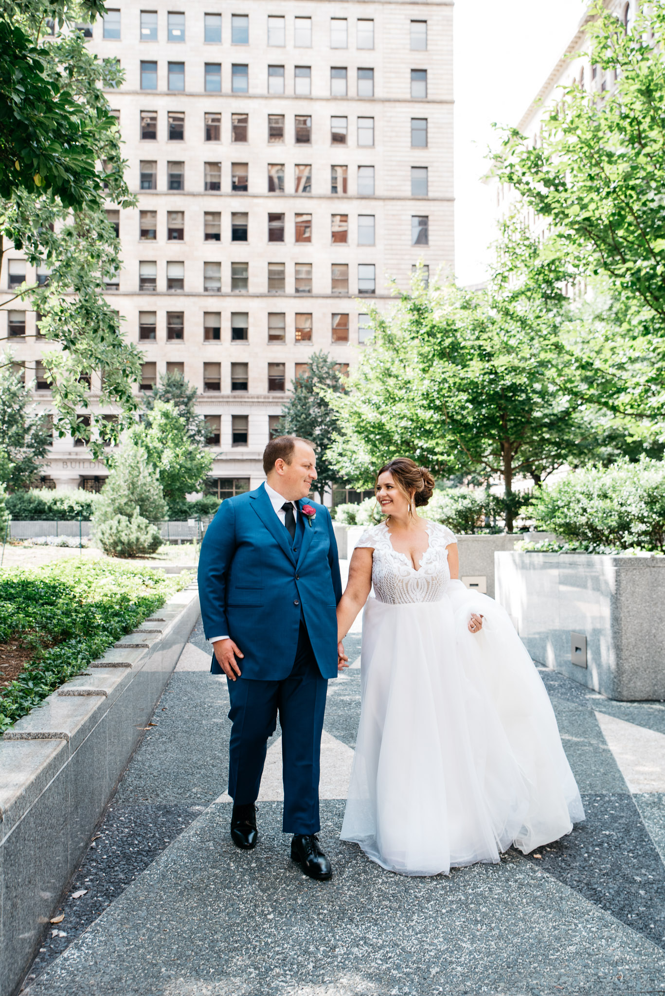 Pittsburgh Wedding Photographer, downtown Pittsburgh wedding, Carnegie Science Center, Pointview Hall, Mariah Fisher-0861.jpg