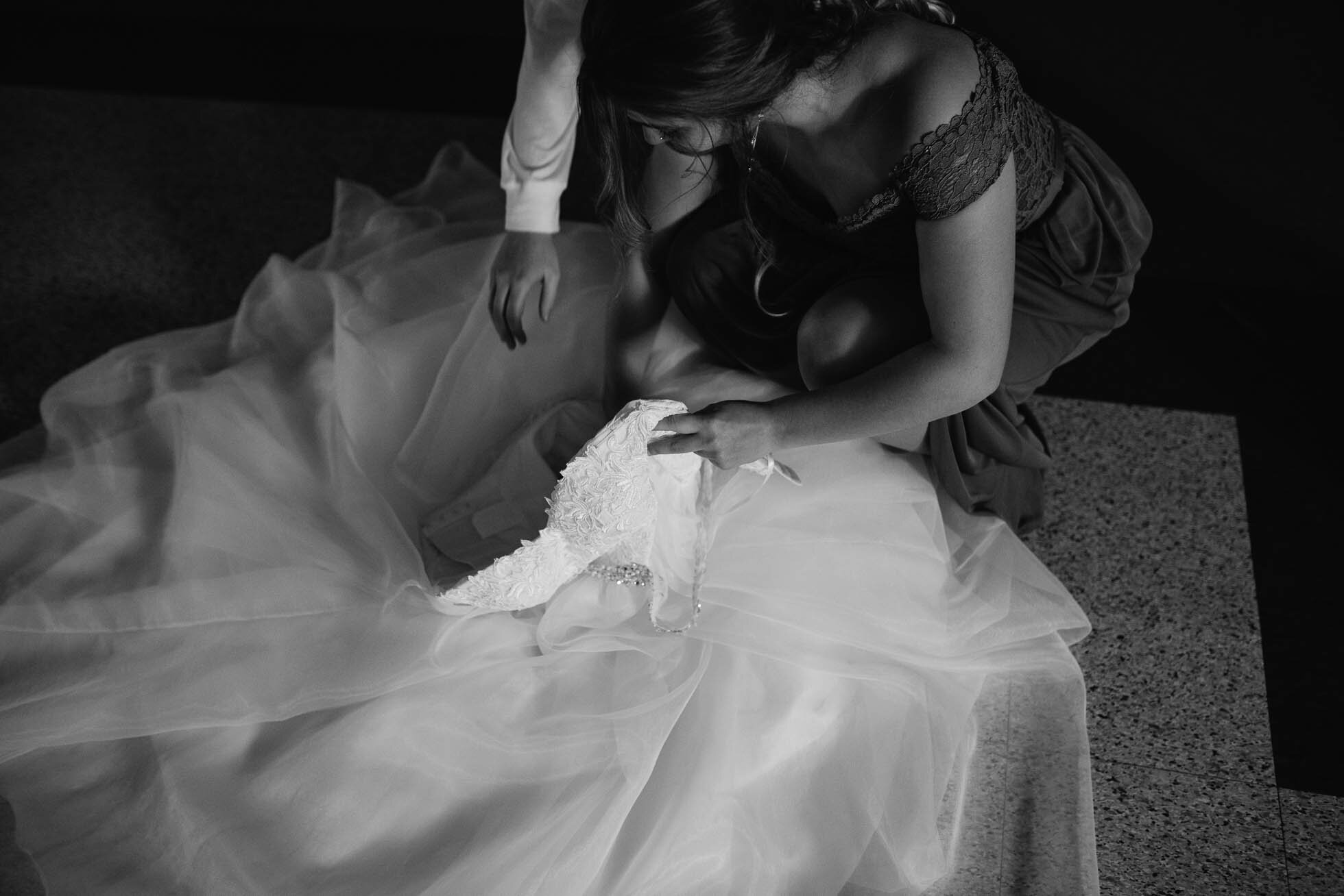 Bride getting ready, Ligonier wedding Photographer.jpg