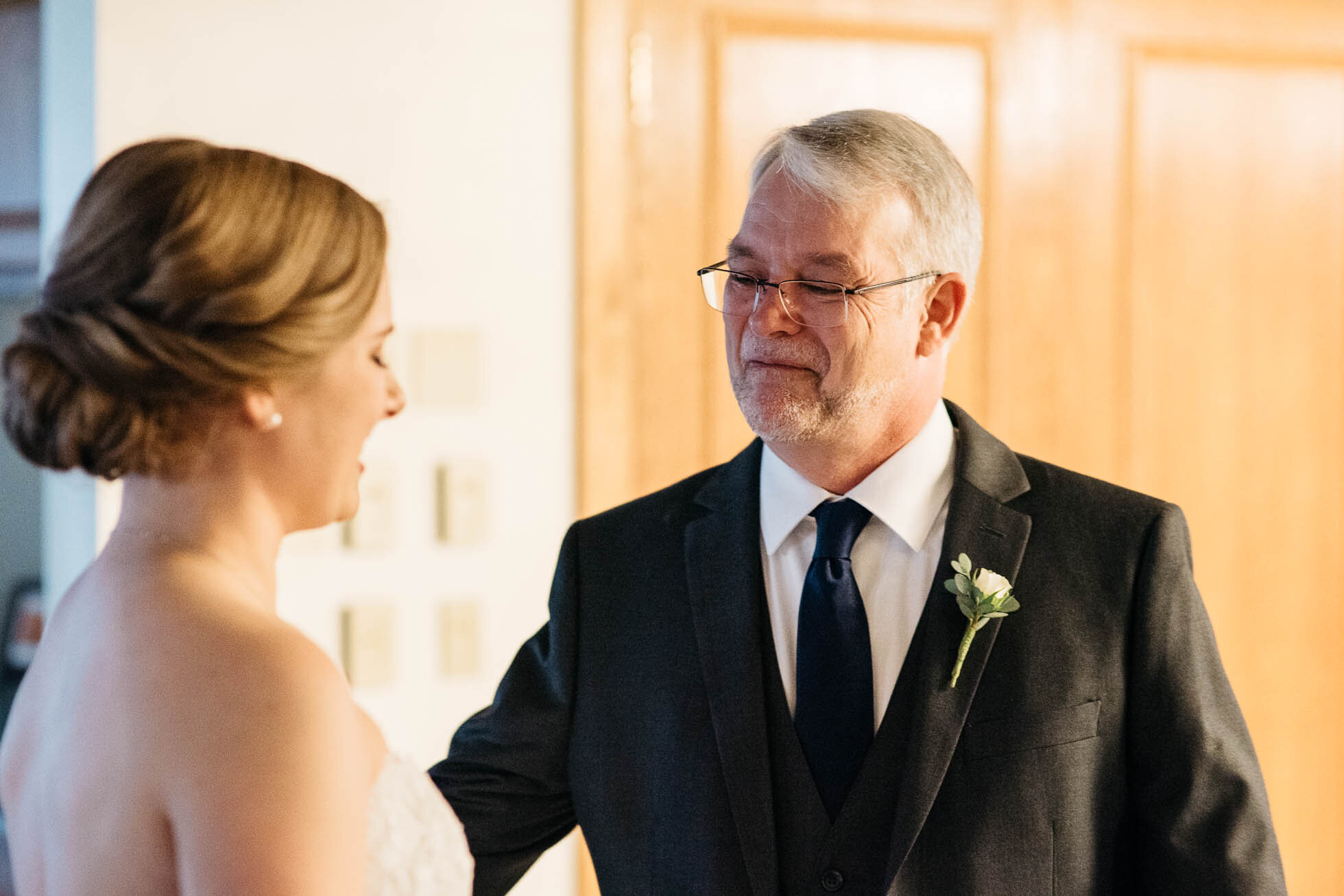 Dad seeing daughter, Ligonier Wedding Photographer, wedding photography-2.jpg