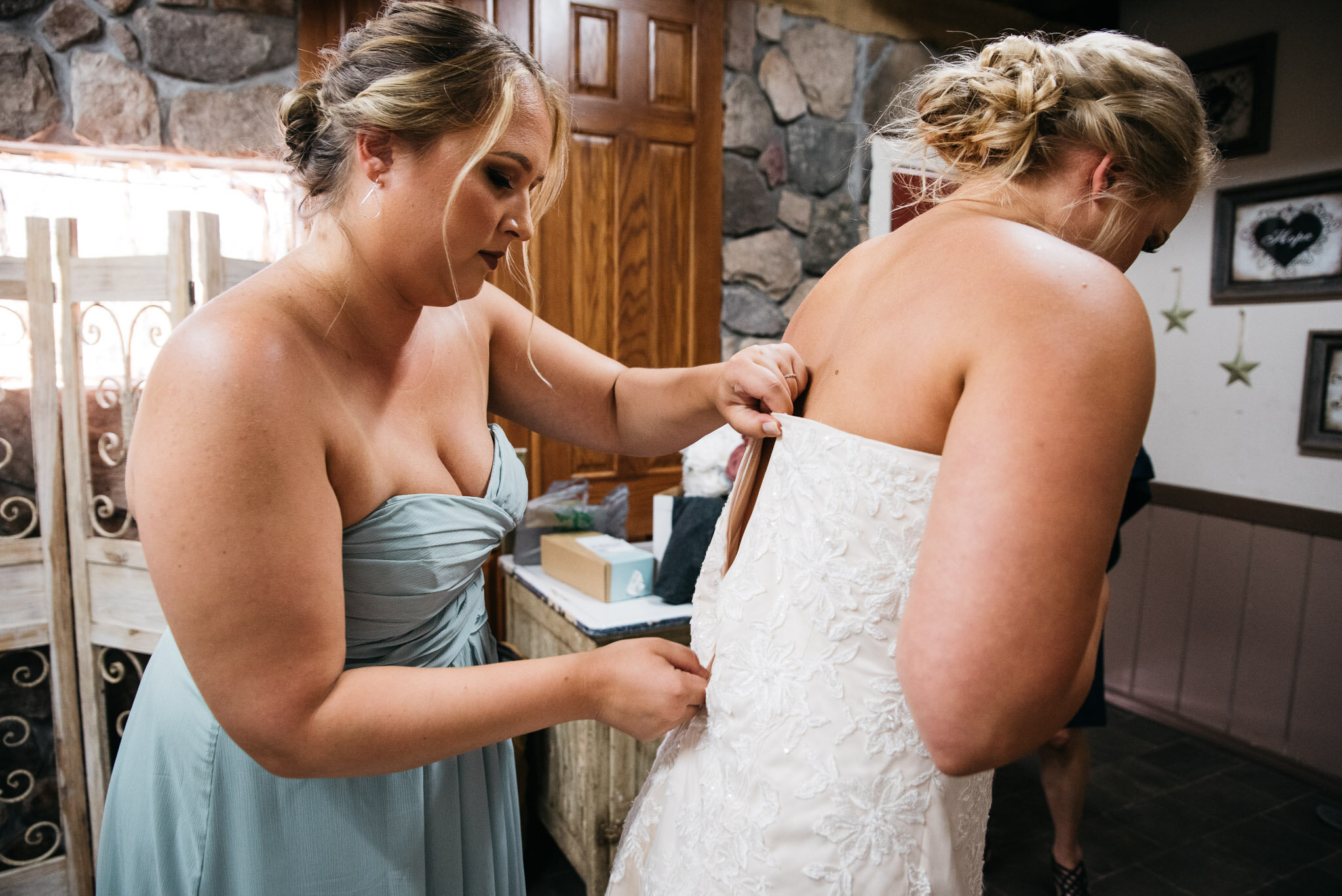 The Hayloft of PA wedding photographer, bride getting ready-5016.jpg