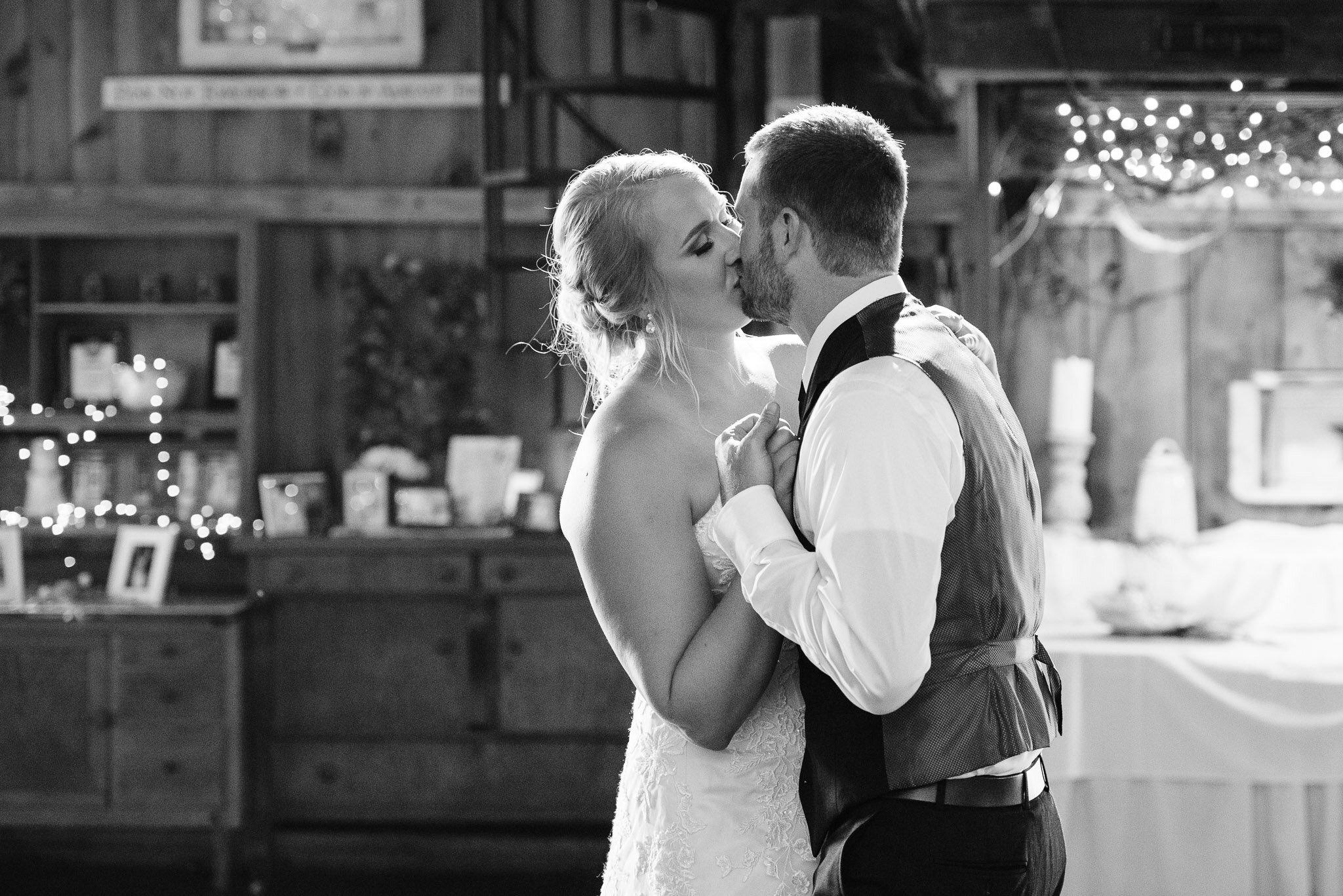 first dance Hayloft of PA, pittsburgh wedding photographer-2671.jpg