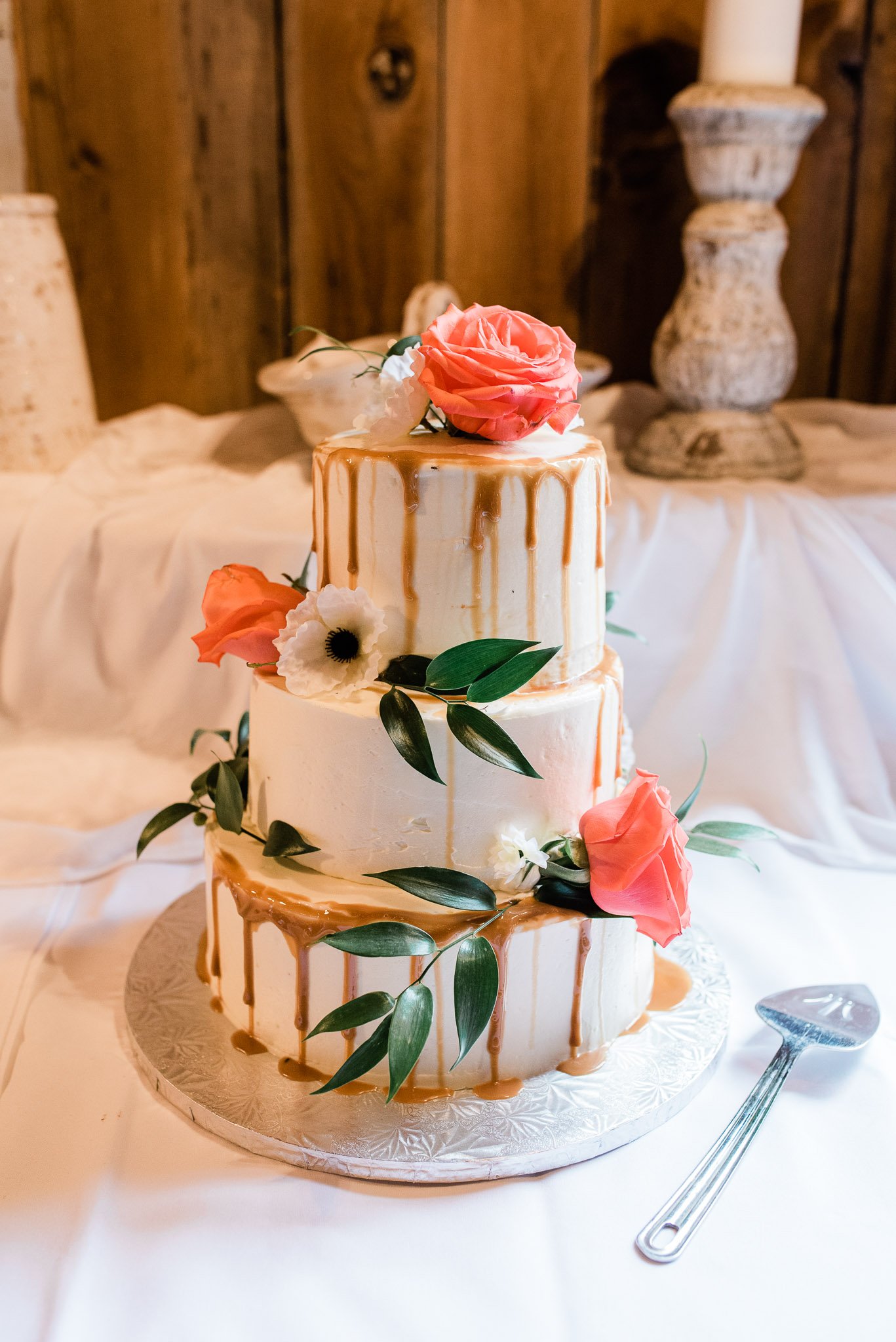 Hayloft of PA wedding photography, cake-5901.jpg