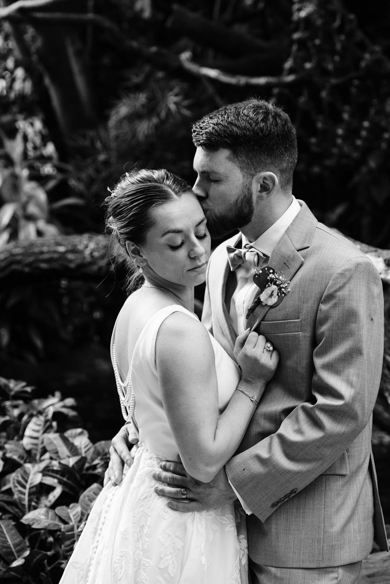 National Aviary, Pittsburgh Wedding Photography, Mariah Fisher-6532.jpg