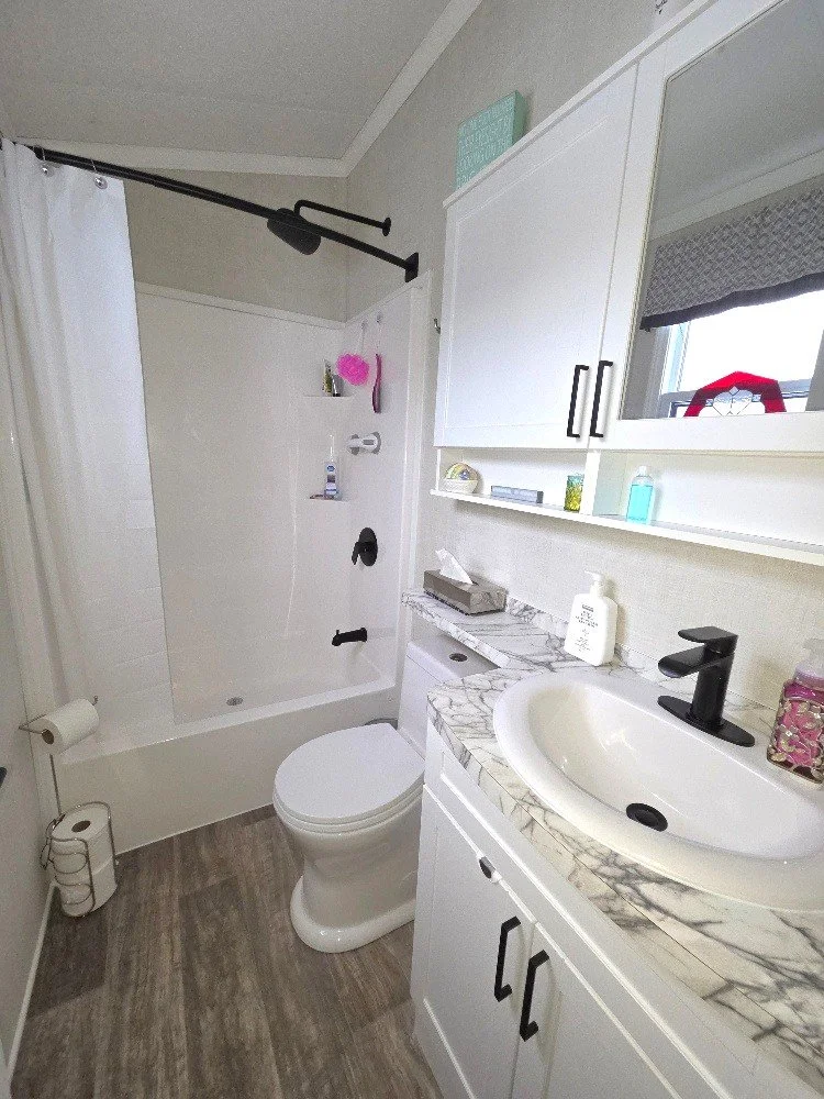 bathroom with tub.jpg