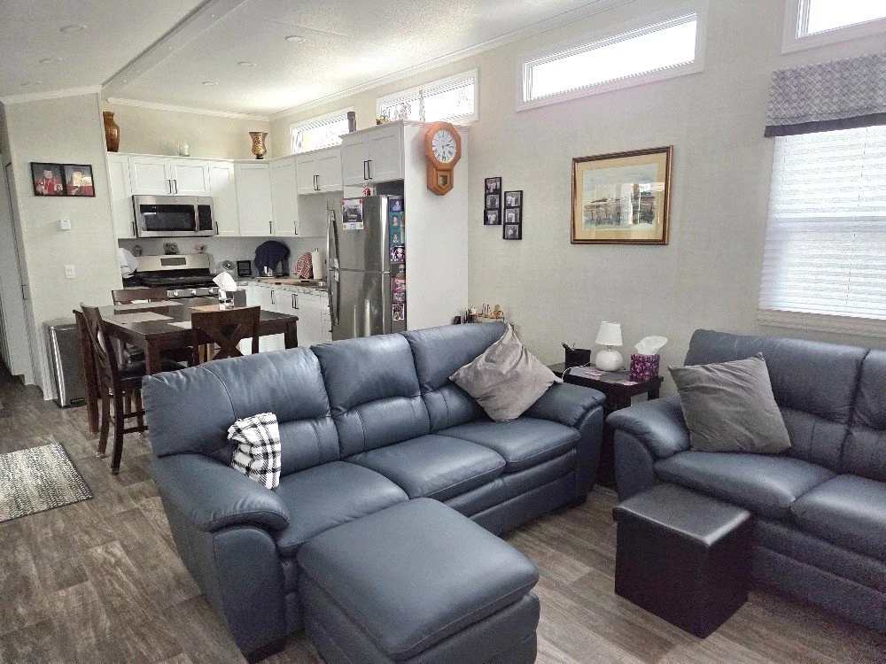 kitchen living room.jpg