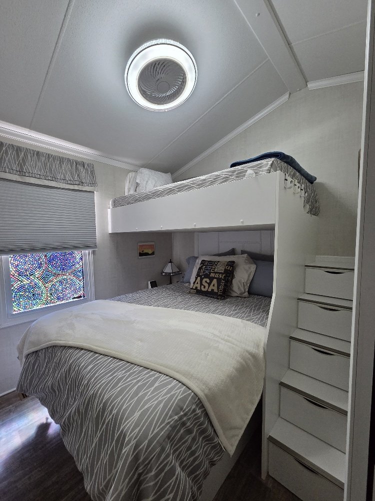 27 bedroom 3.jpg