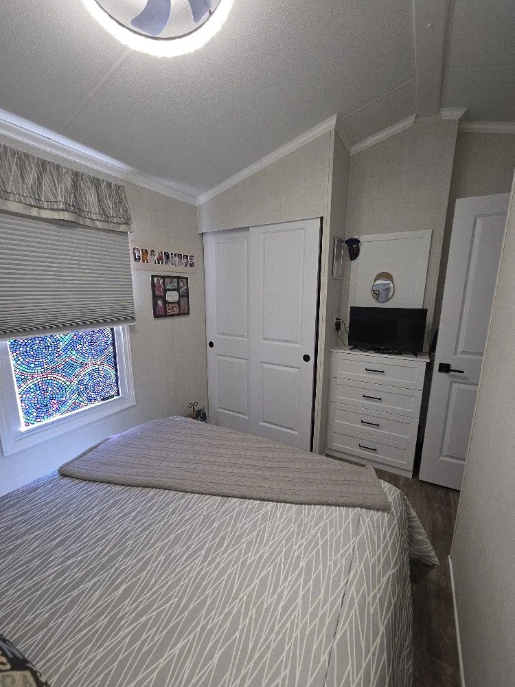 26 bedroom.jpg