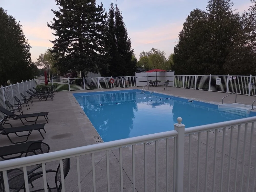 36 Heated pool.jpg