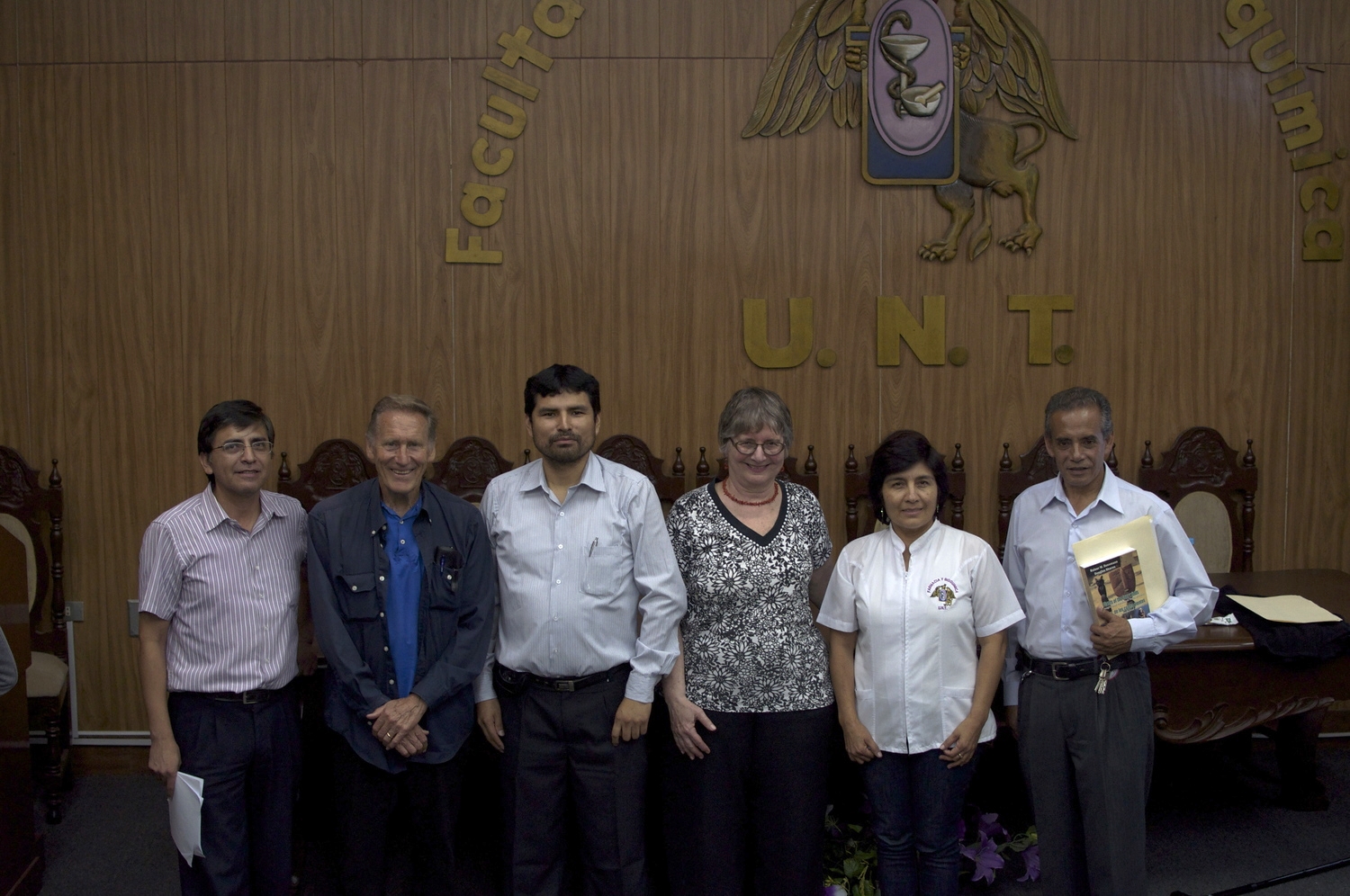 UNT Faculty members with Drs. Gail Willsky and Douglas Sharon. Dr. Mayar Ganoza is third from the left.