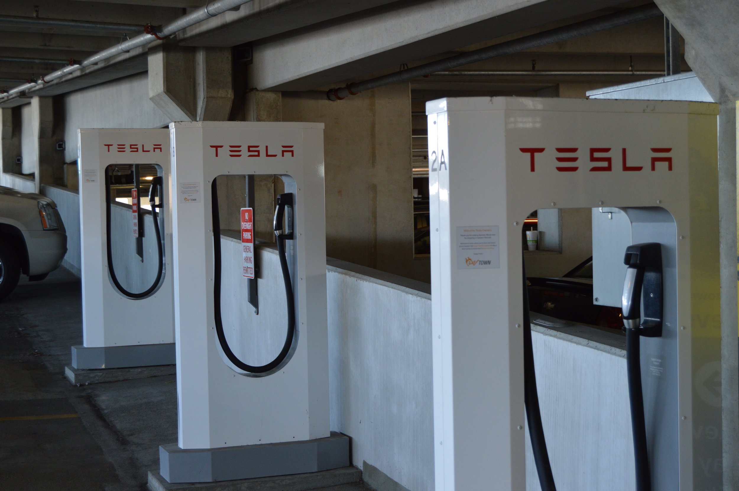 Tesla Superchargers Normal IL EVTown.jpg